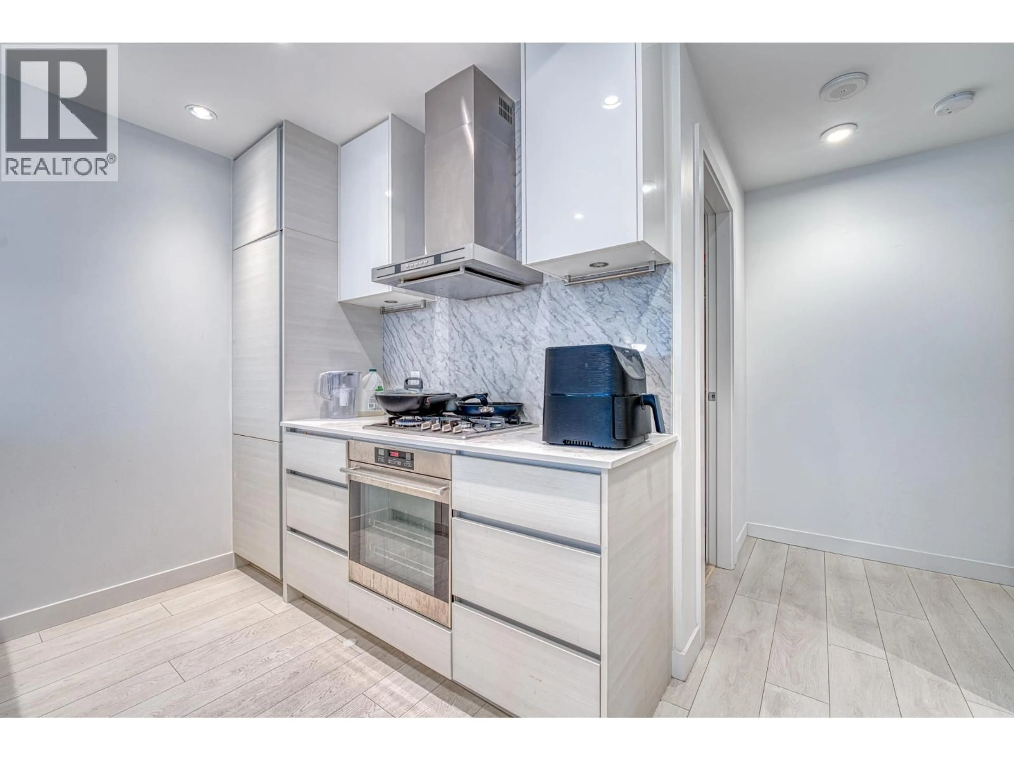 Unknown for 1711 - 6098 STATION STREET, Burnaby British Columbia V5H0H4