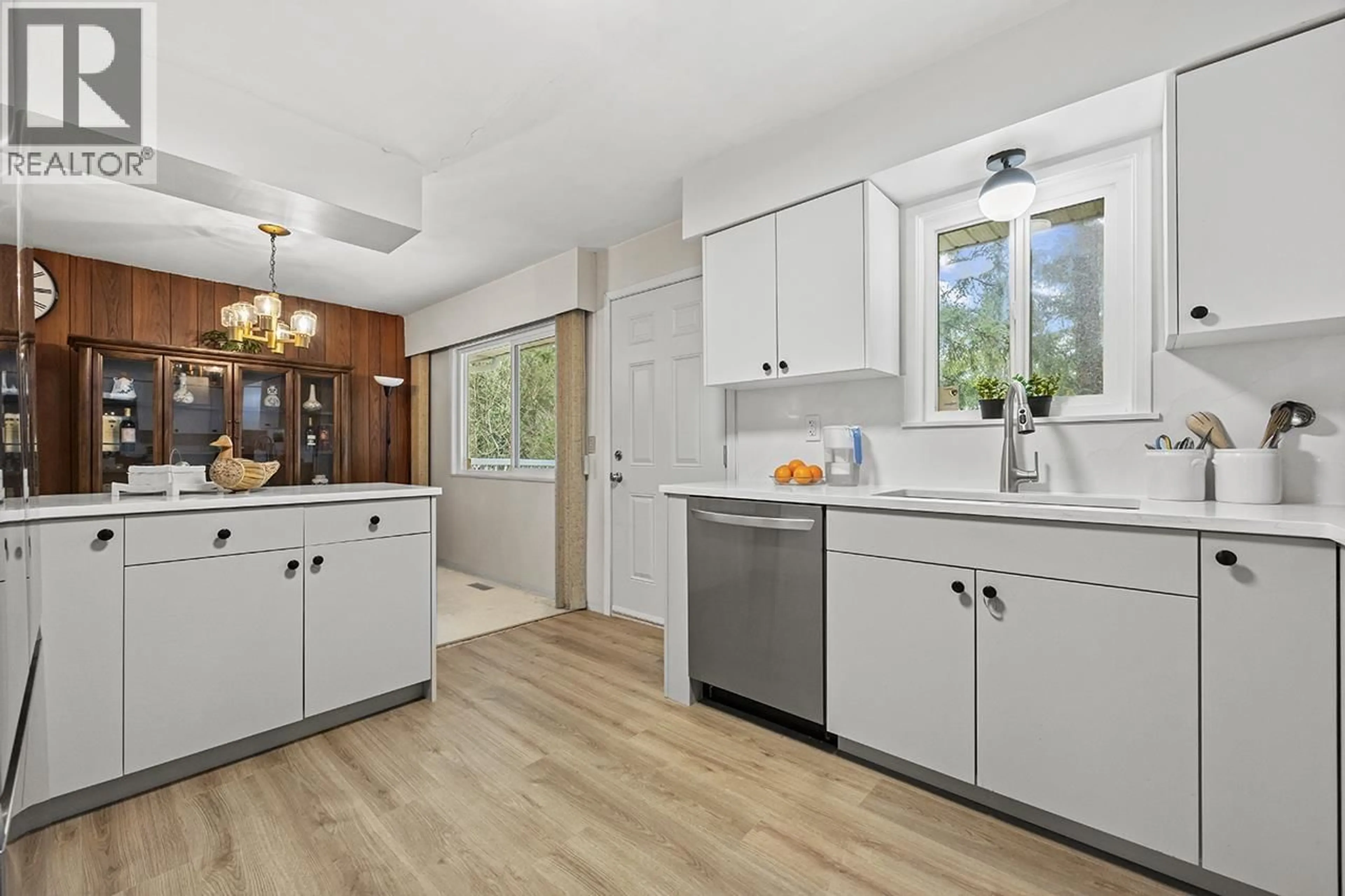 Open concept kitchen, unknown for 2580 PATRICIA AVENUE, Port Coquitlam British Columbia V3B2H4