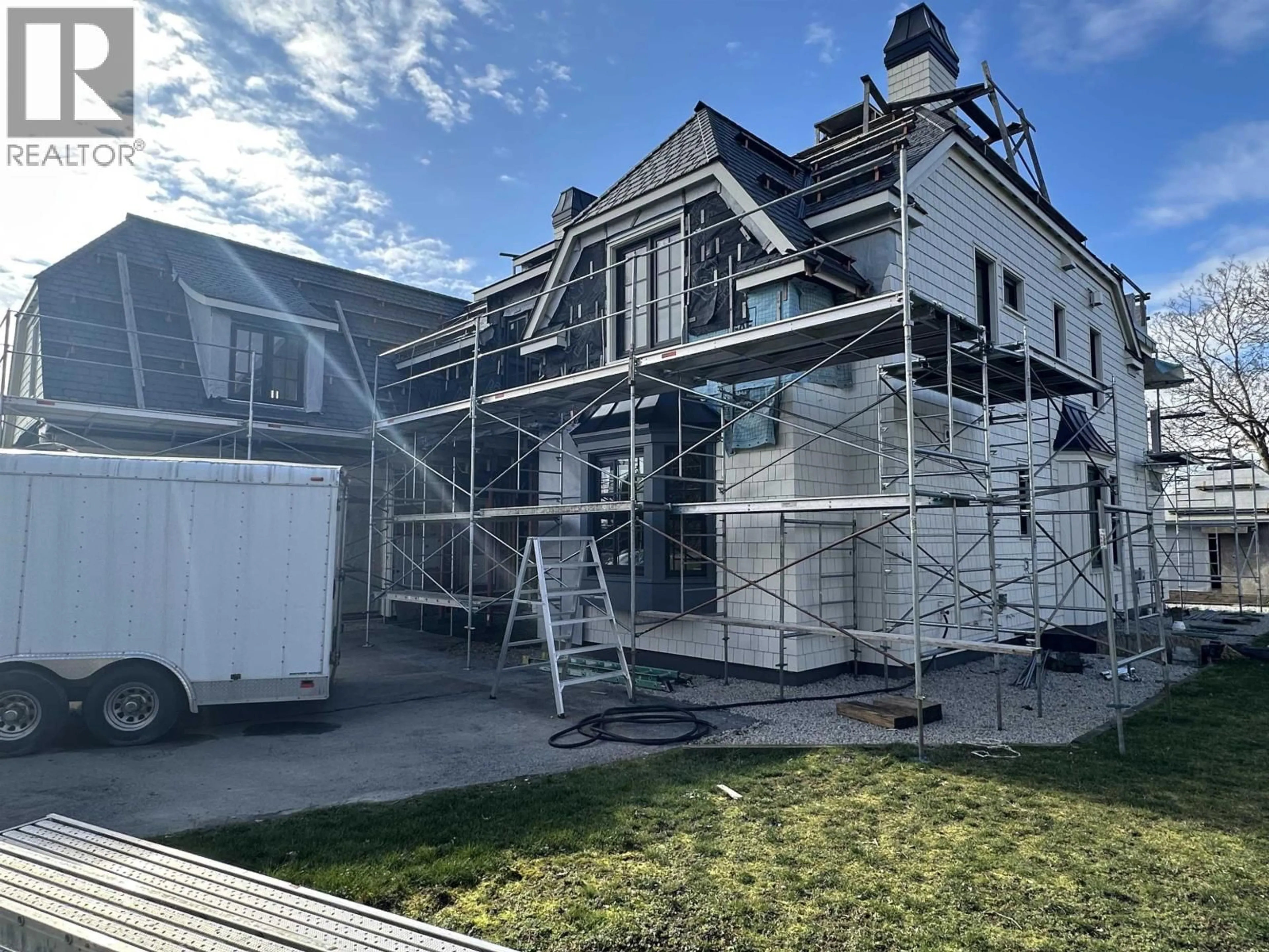 Home with vinyl exterior material, building for 13451 NO. 3 ROAD, Richmond British Columbia V7A1X7