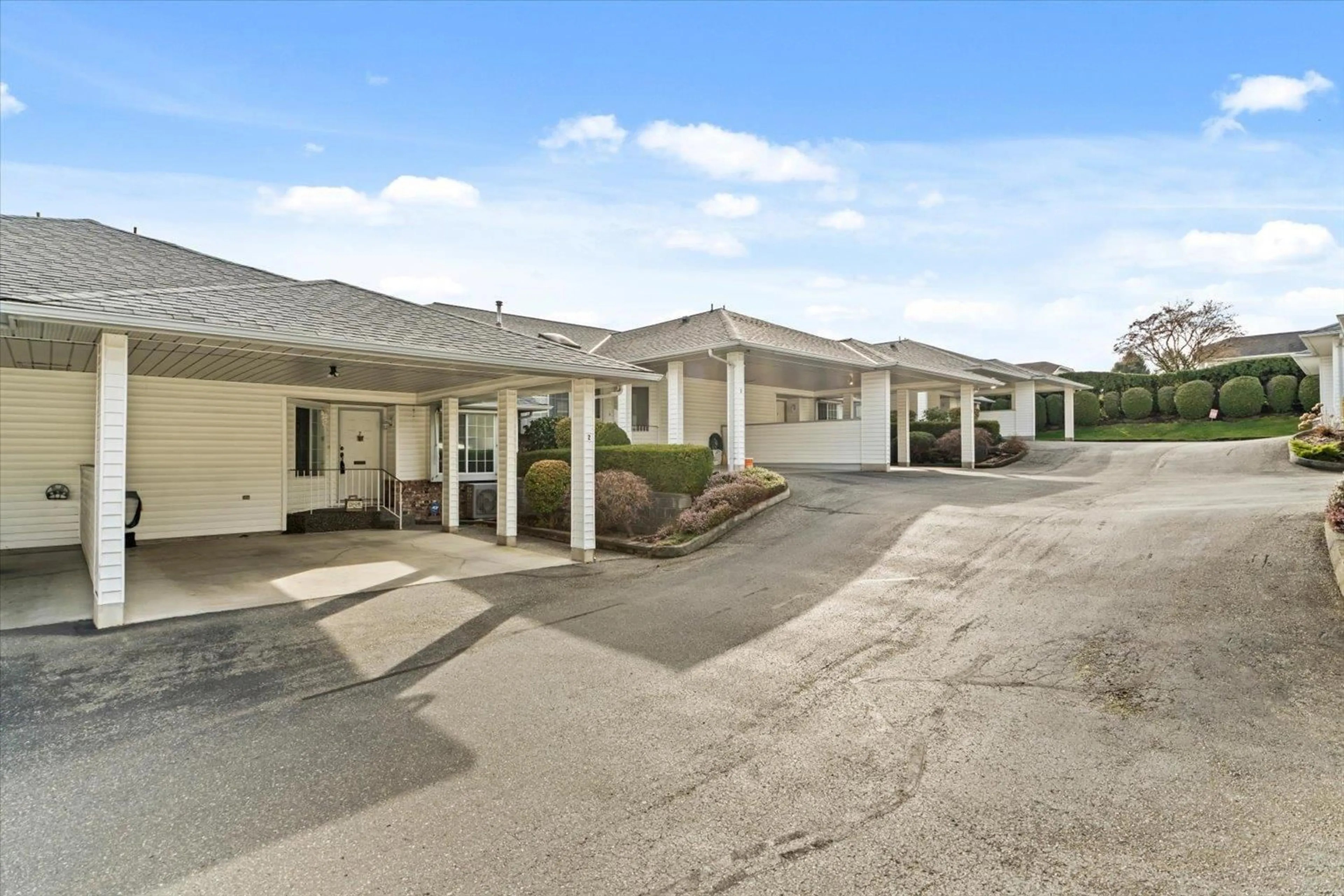 Unknown for 2 - 3055 TRAFALGAR STREET, Abbotsford British Columbia V2S7X8