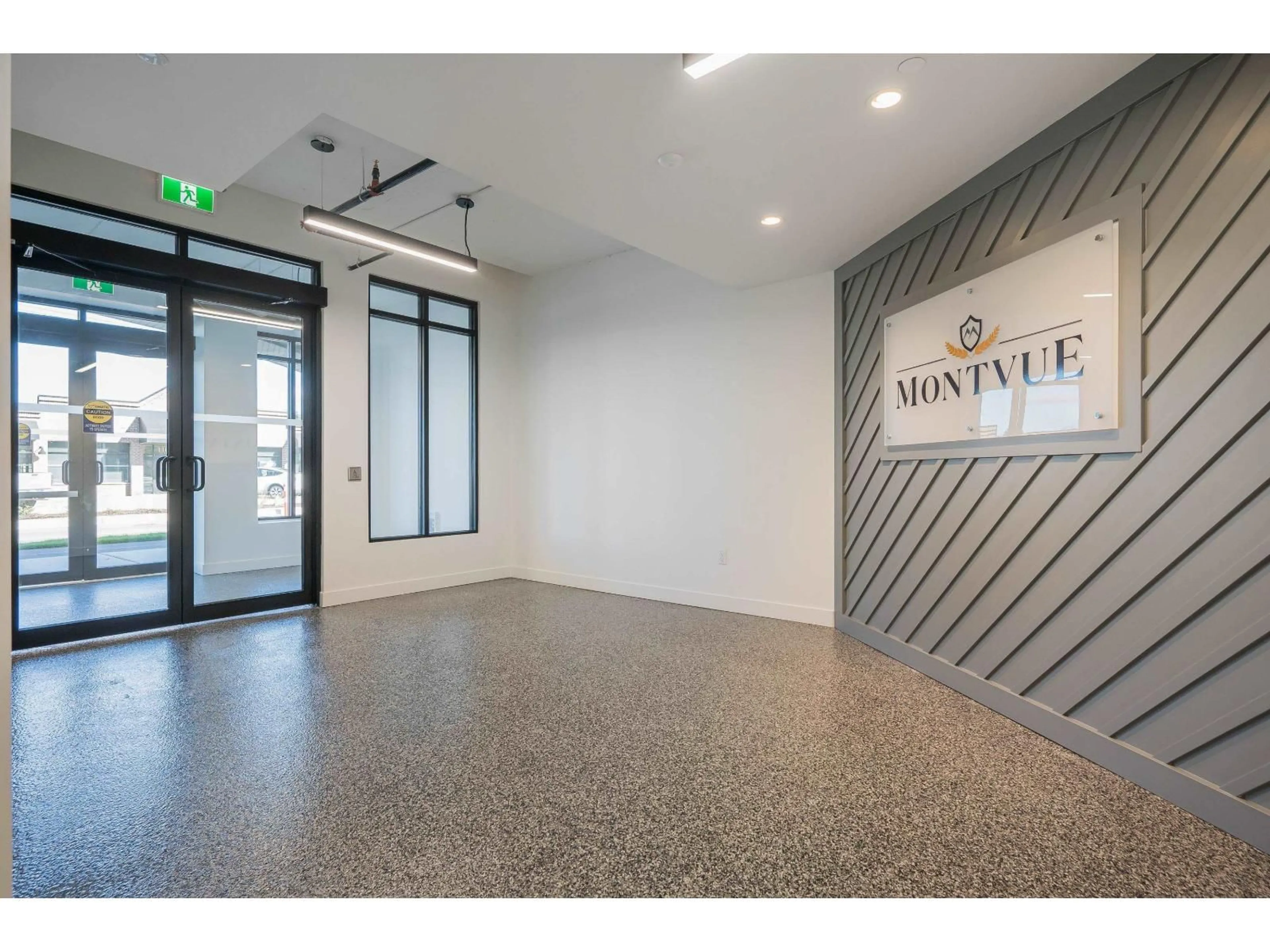 Indoor foyer for 306 - 33820 SOUTH FRASER WAY, Abbotsford British Columbia V2S0P2