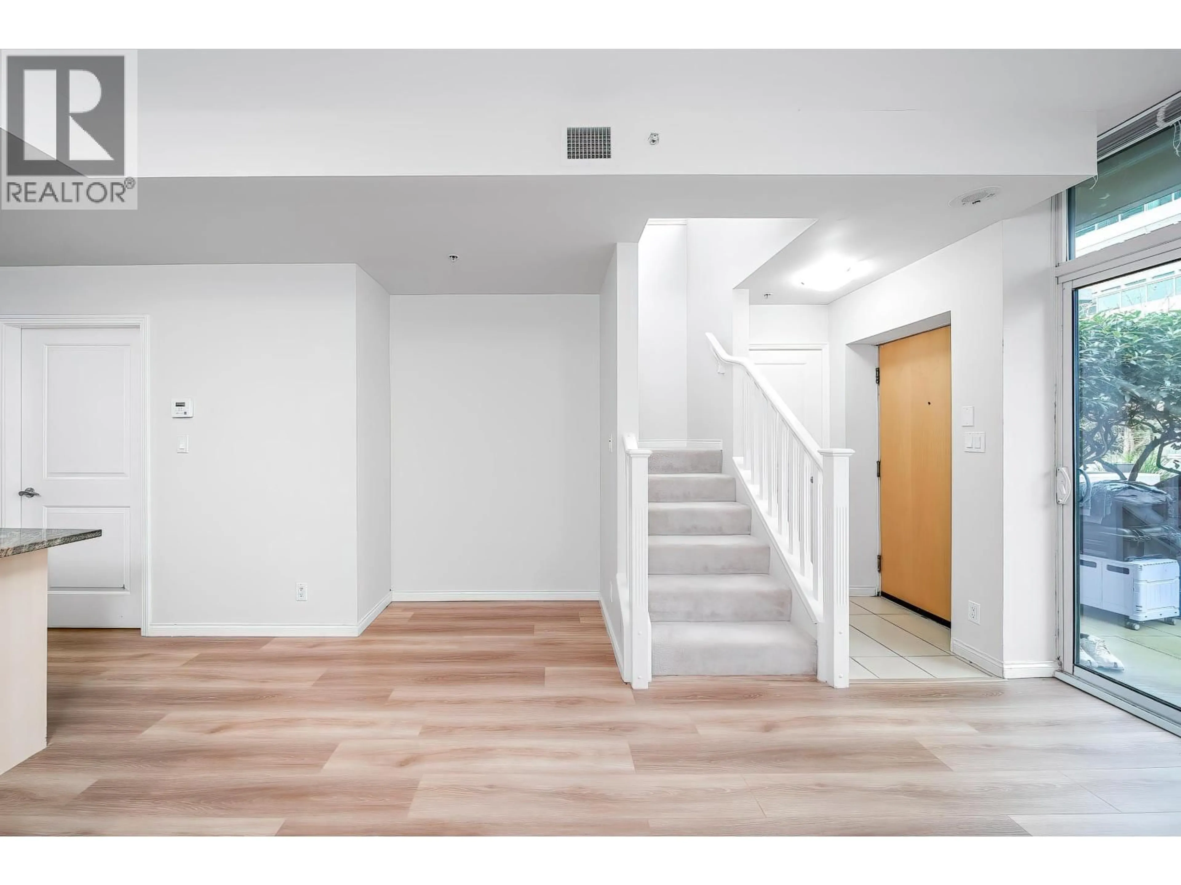 Indoor foyer for 303 - 1211 MELVILLE STREET, Vancouver British Columbia V6E0A7