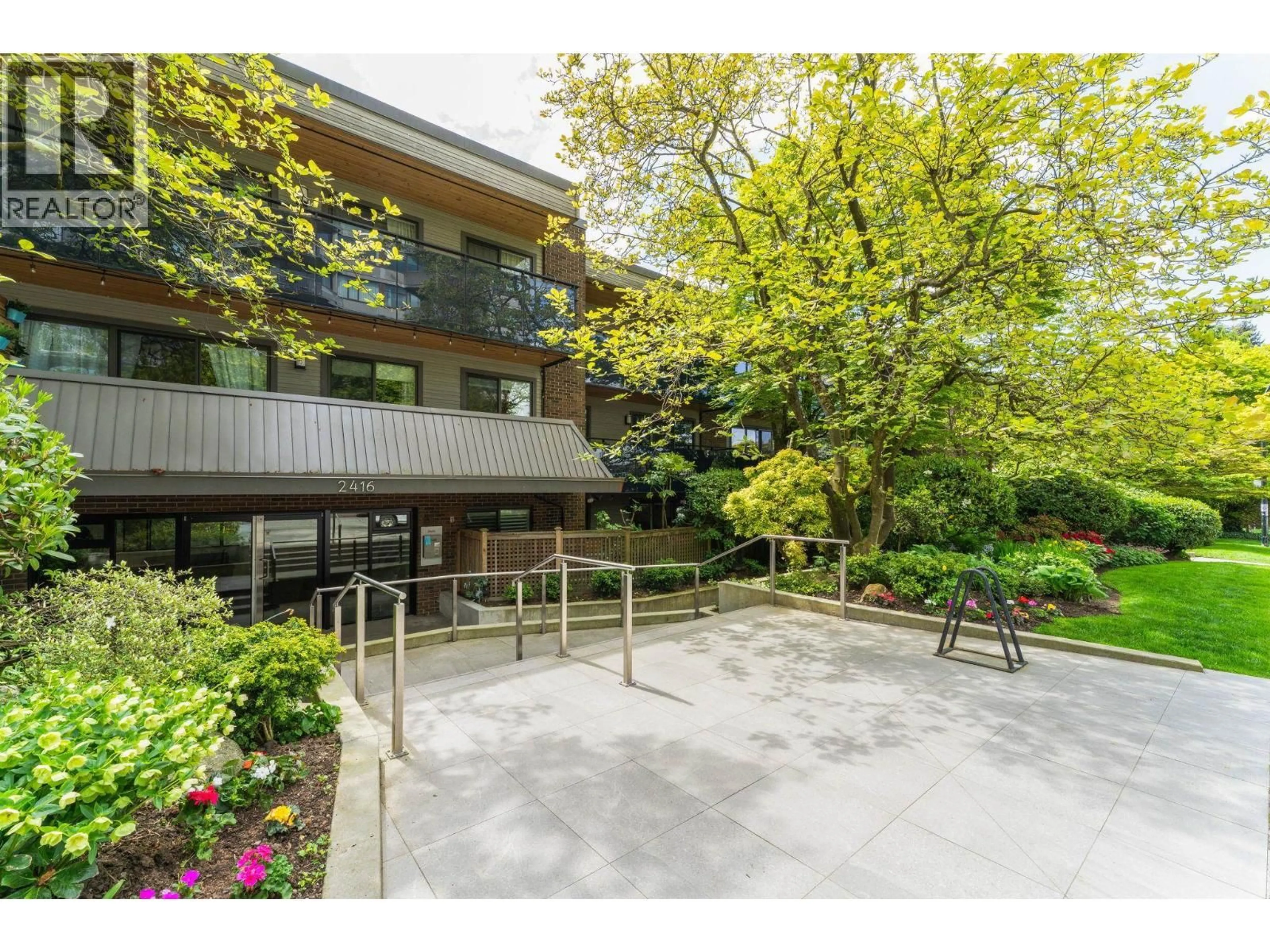 Patio, street for 310 - 2416 WEST 3RD AVENUE, Vancouver British Columbia V6K1L8