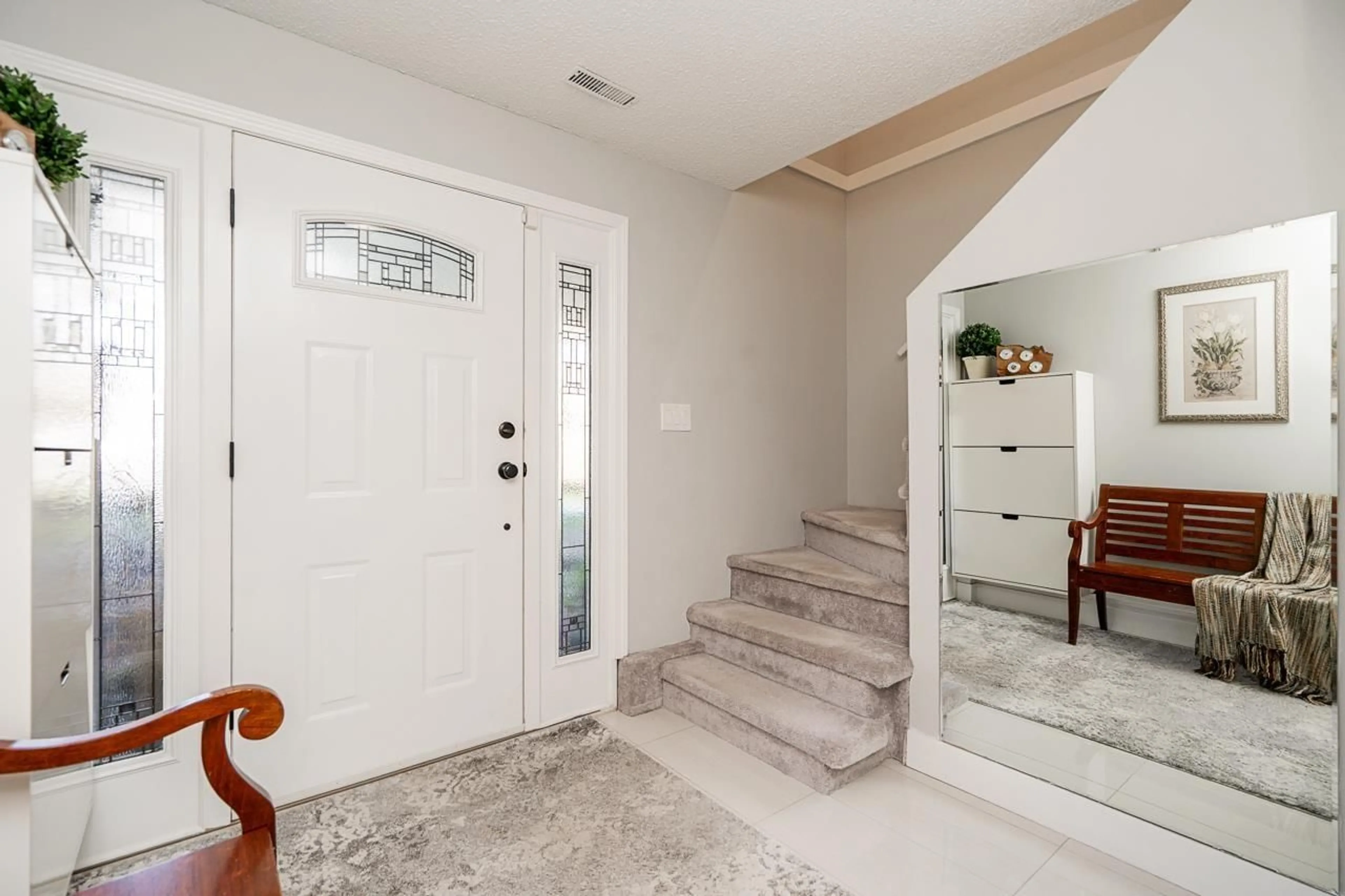 Indoor entryway for 6489 108A STREET, Delta British Columbia V4E1H1