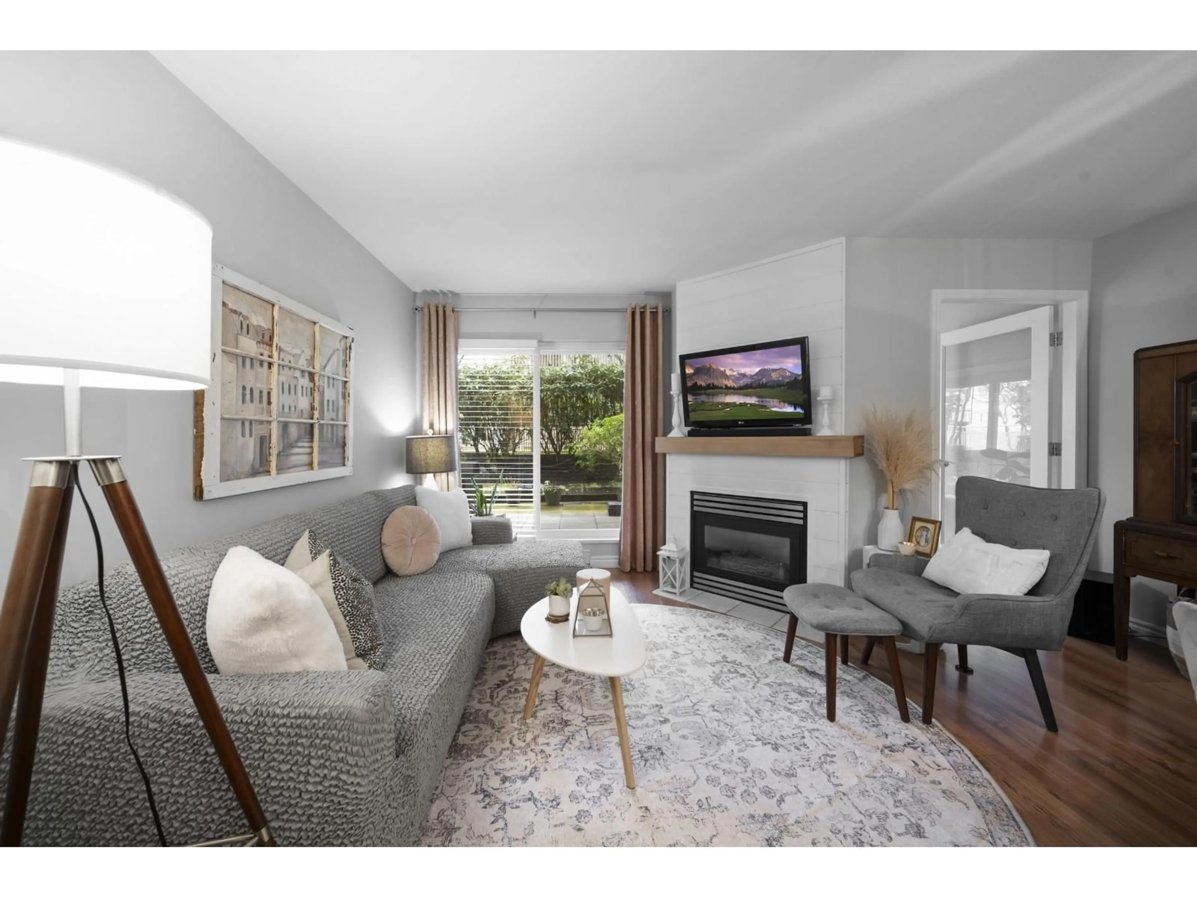 Living room with furniture, unknown for 215 - 6359 198TH STREET, Langley British Columbia V2Y2E3