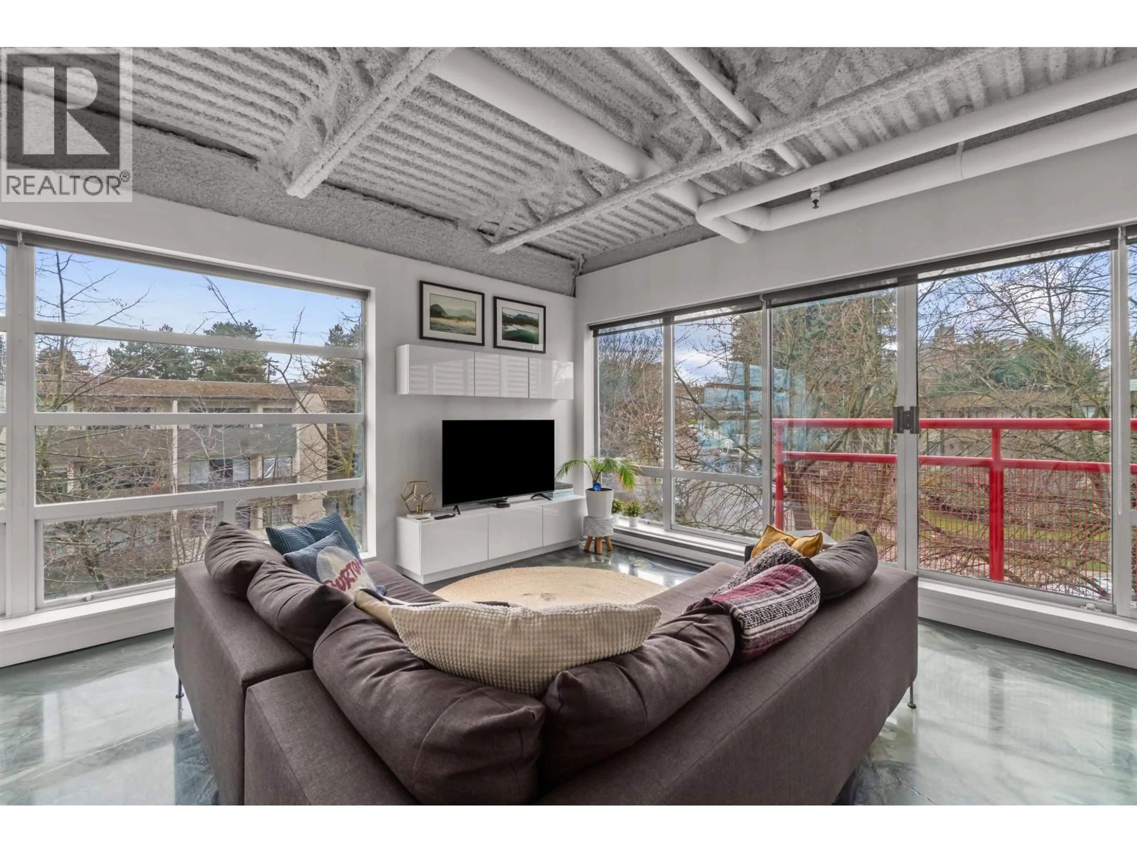 Living room with furniture, cement floor for 431 - 350 2ND AVENUE, Vancouver British Columbia V5T4R8