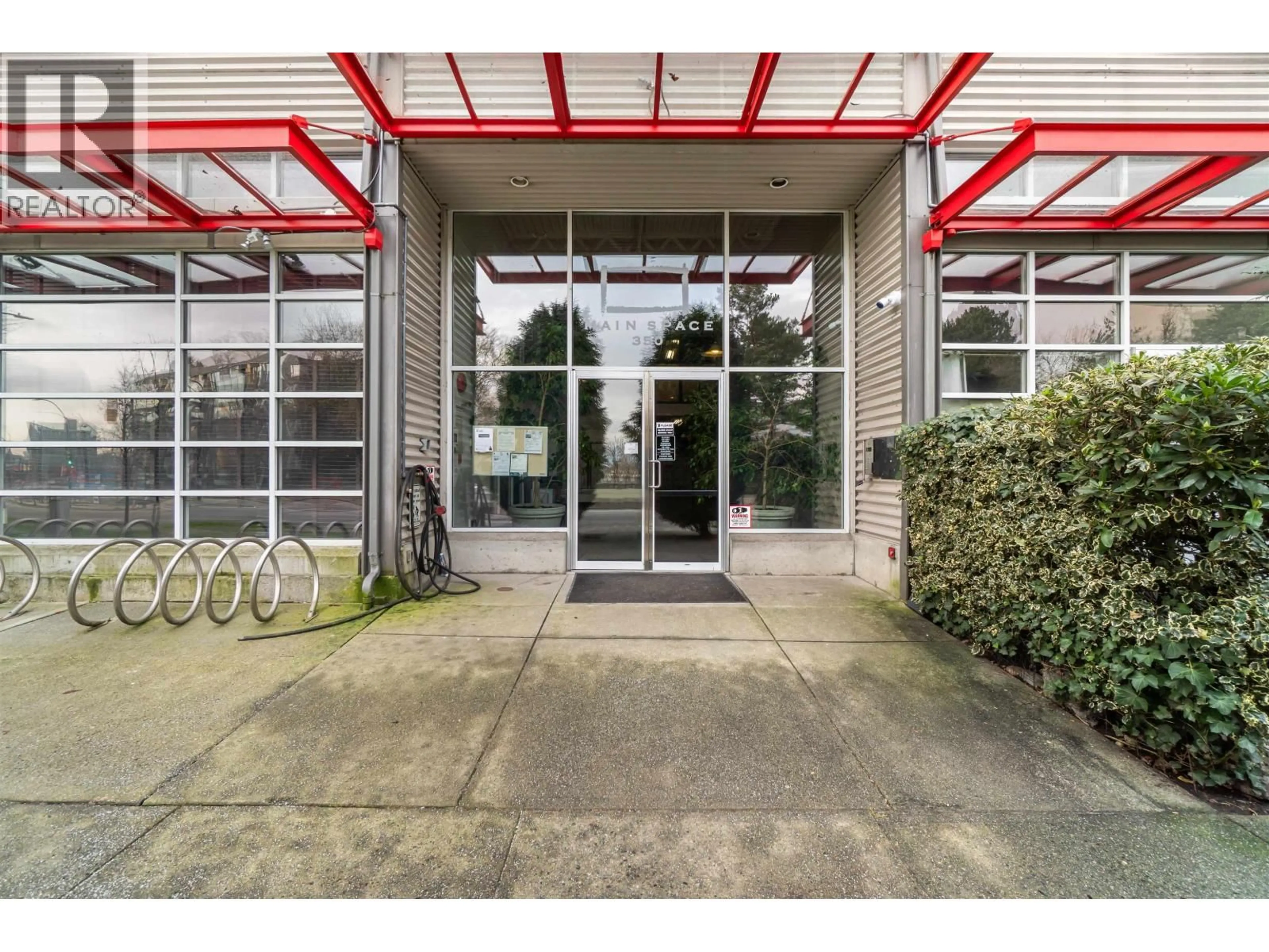 Indoor foyer for 431 - 350 2ND AVENUE, Vancouver British Columbia V5T4R8