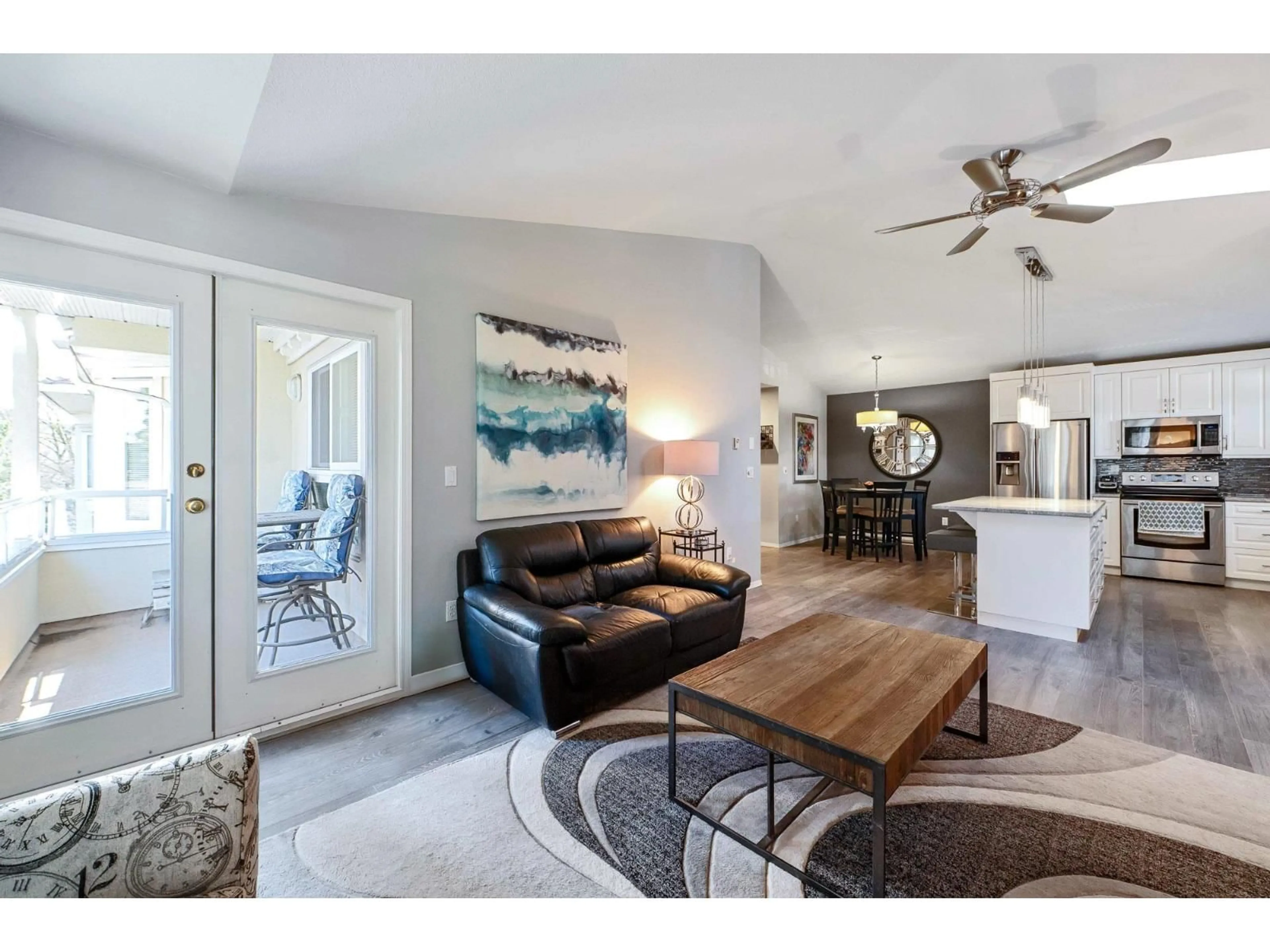 Living room with furniture, unknown for 305 - 19721 64 AVENUE, Langley British Columbia V2Y1L1