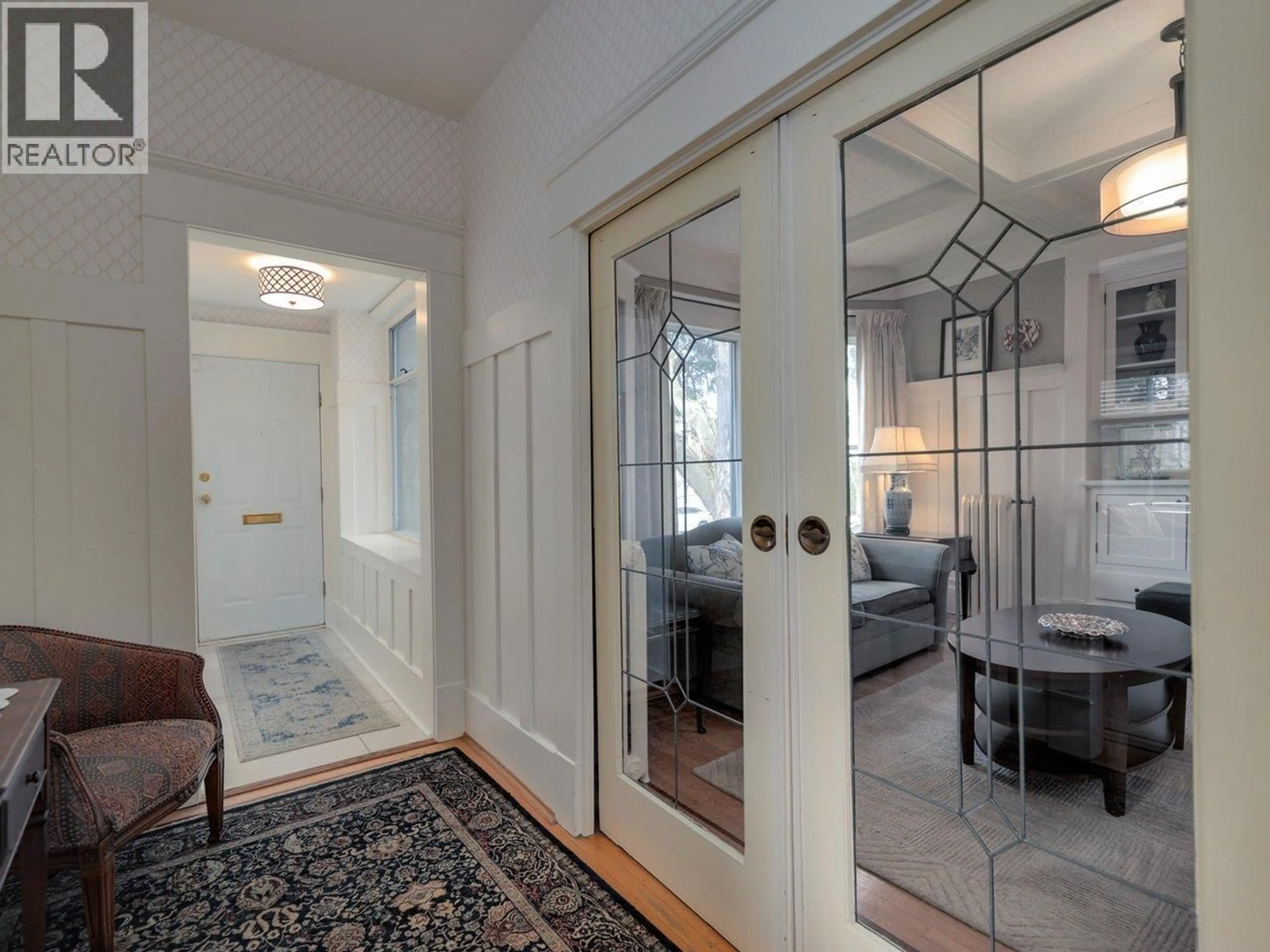 Indoor entryway for 3480 YUKON STREET, Vancouver British Columbia V5Y3S2