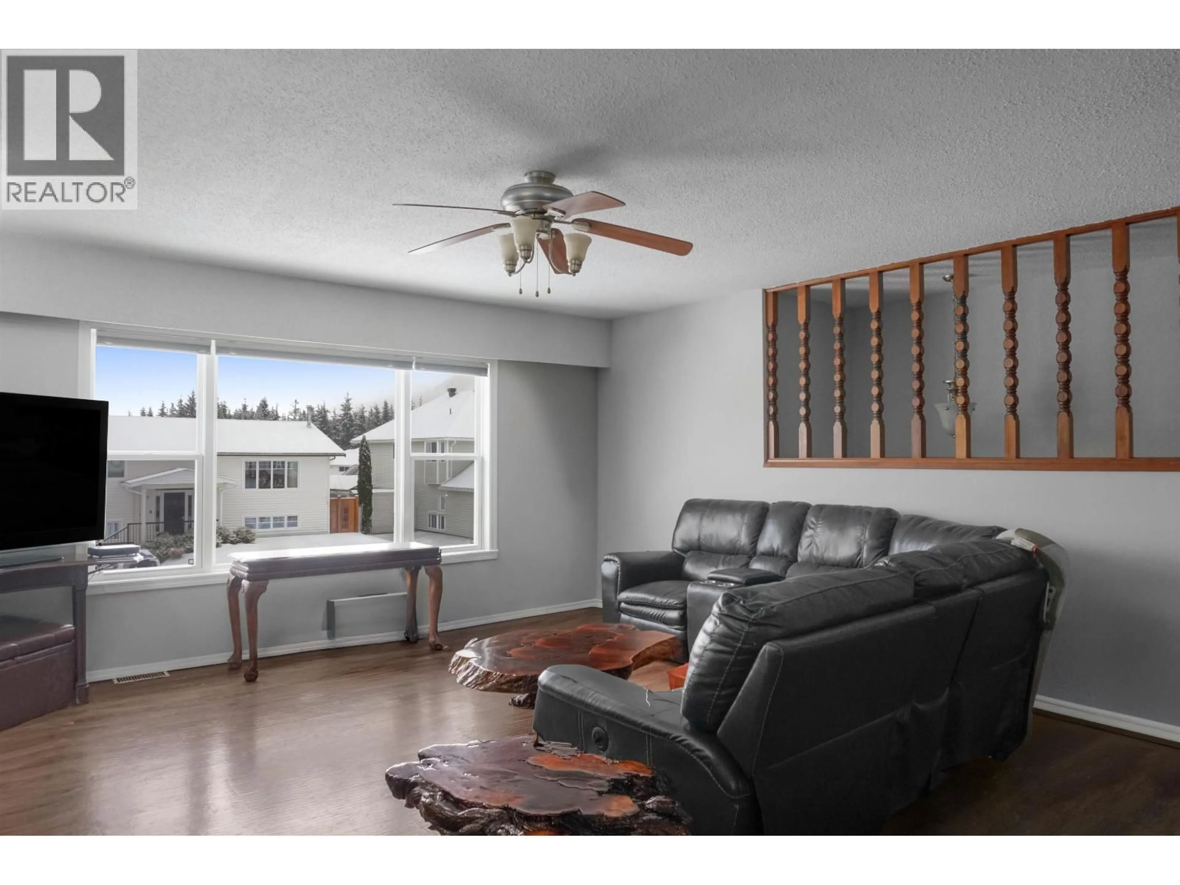 Living room with furniture, wood/laminate floor for 32 SMITH STREET, Kitimat British Columbia V8C2L6