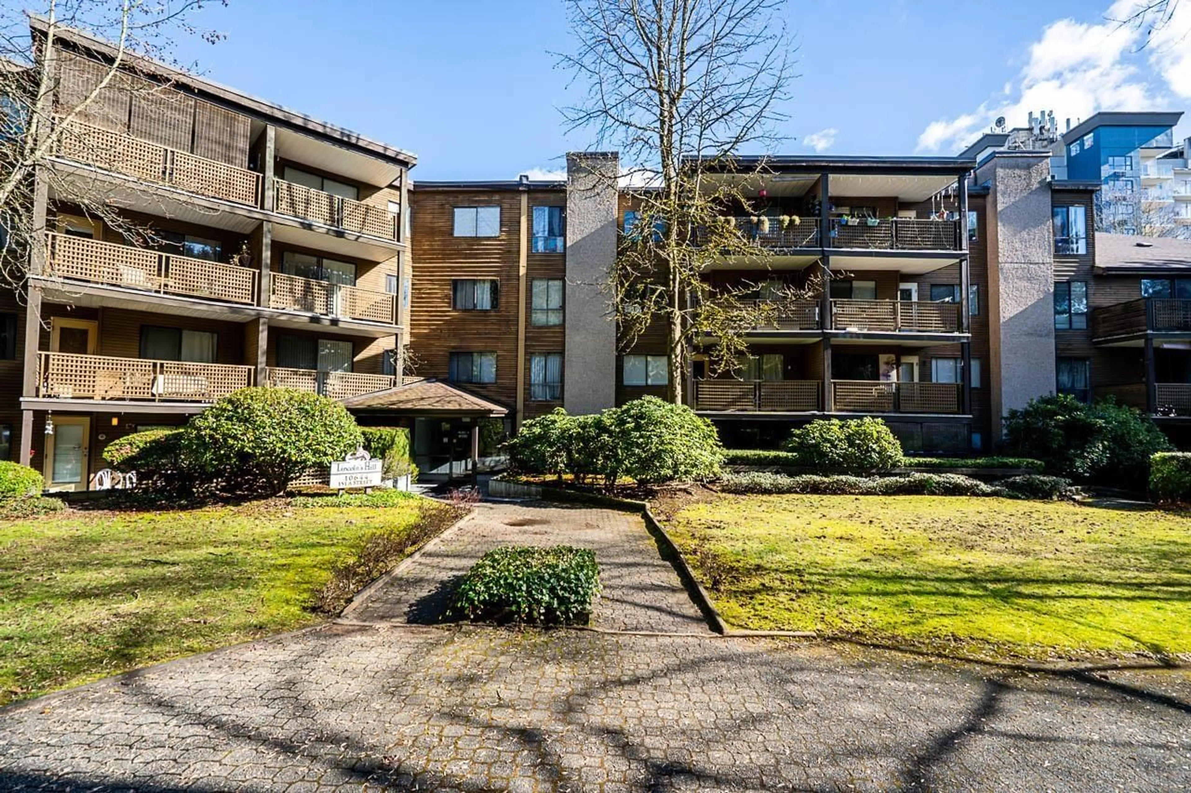 A pic from outside/outdoor area/front of a property/back of a property/a pic from drone, unknown for 106 - 10644 151A STREET, Surrey British Columbia V3R8R3