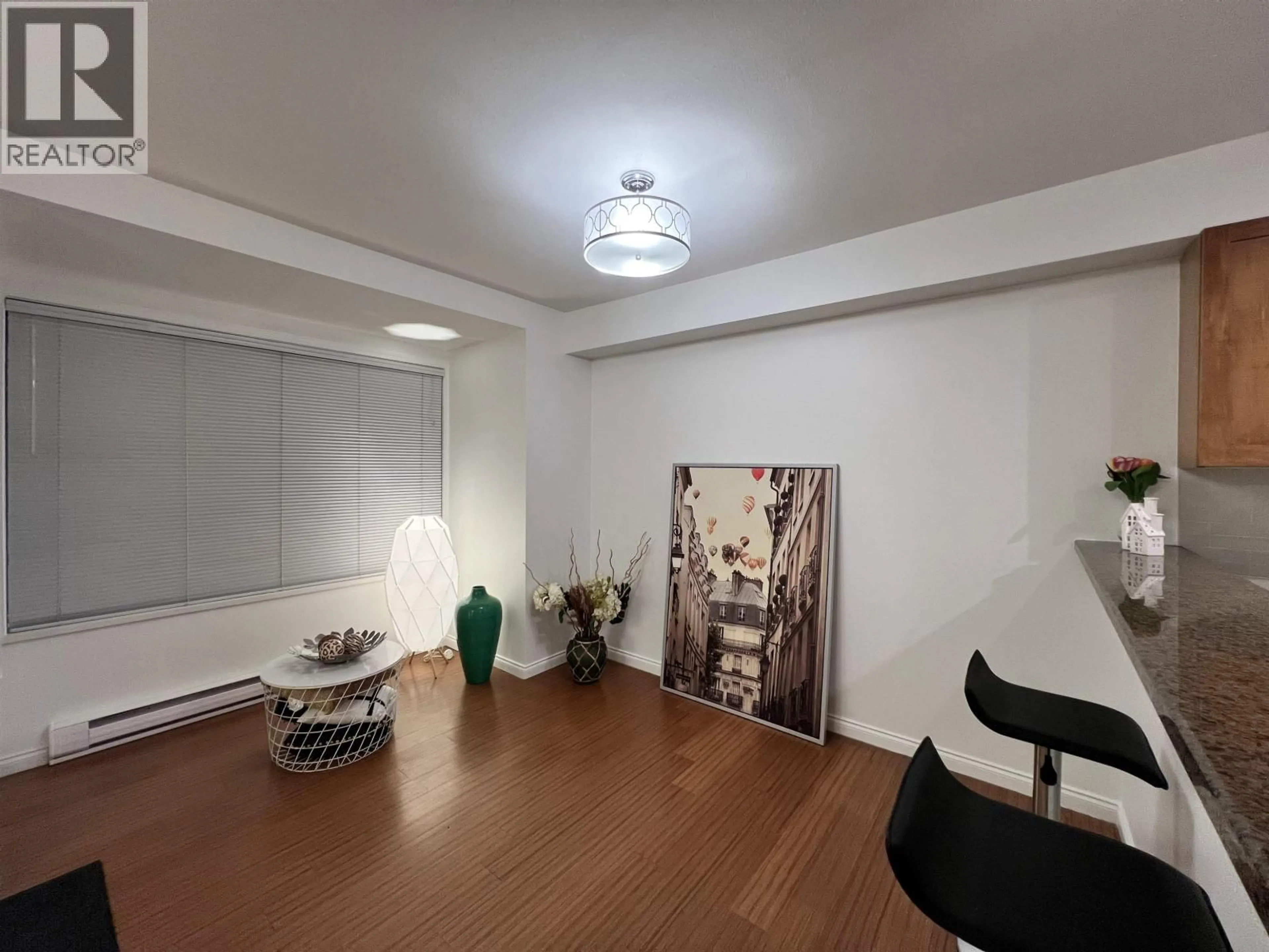 A pic of a room for 3 - 5525 HALLEY AVENUE, Burnaby British Columbia V5H2R1