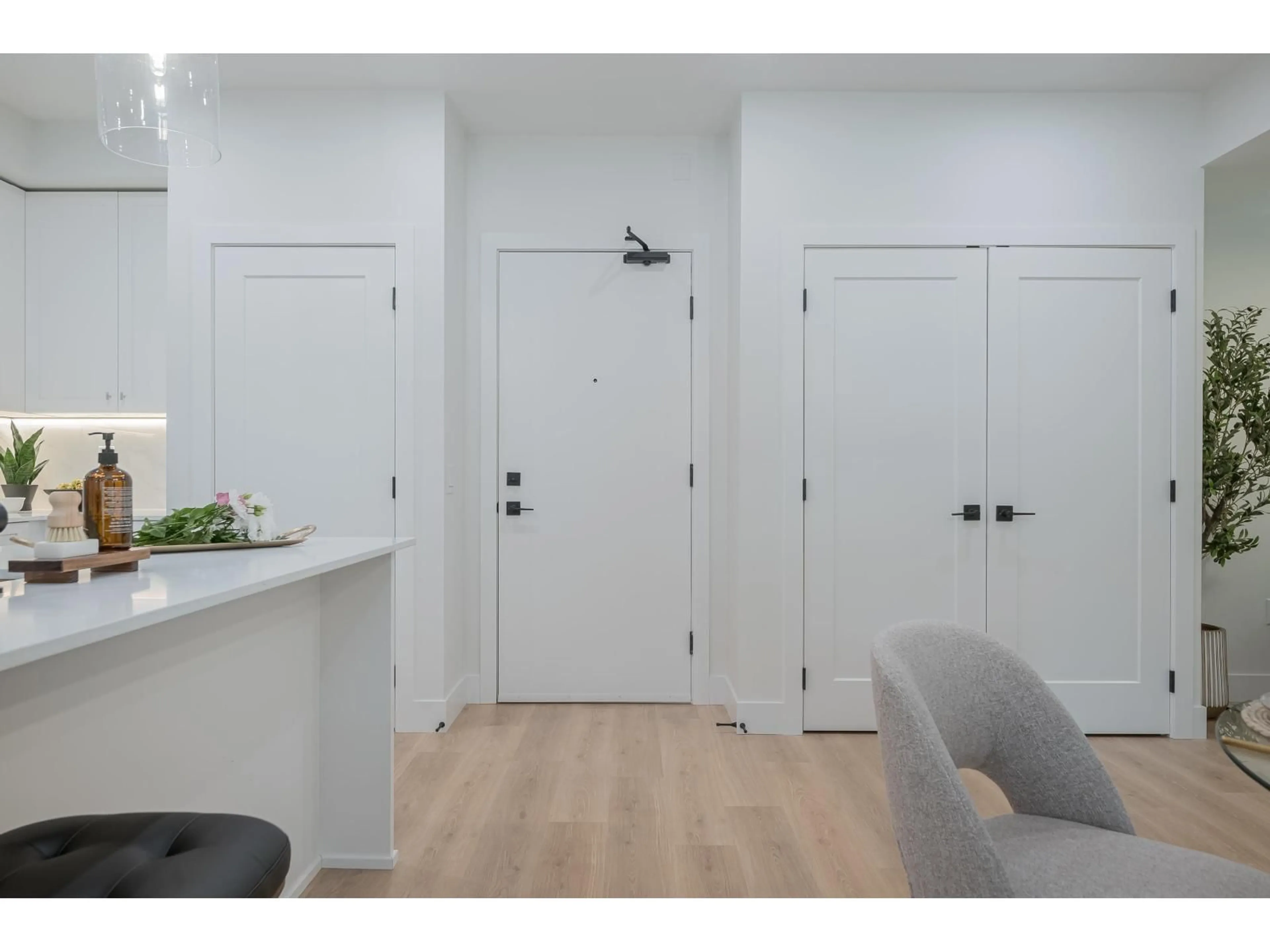 Indoor entryway for 506 - 46185 THOMAS ROAD, Chilliwack British Columbia V2R6H3