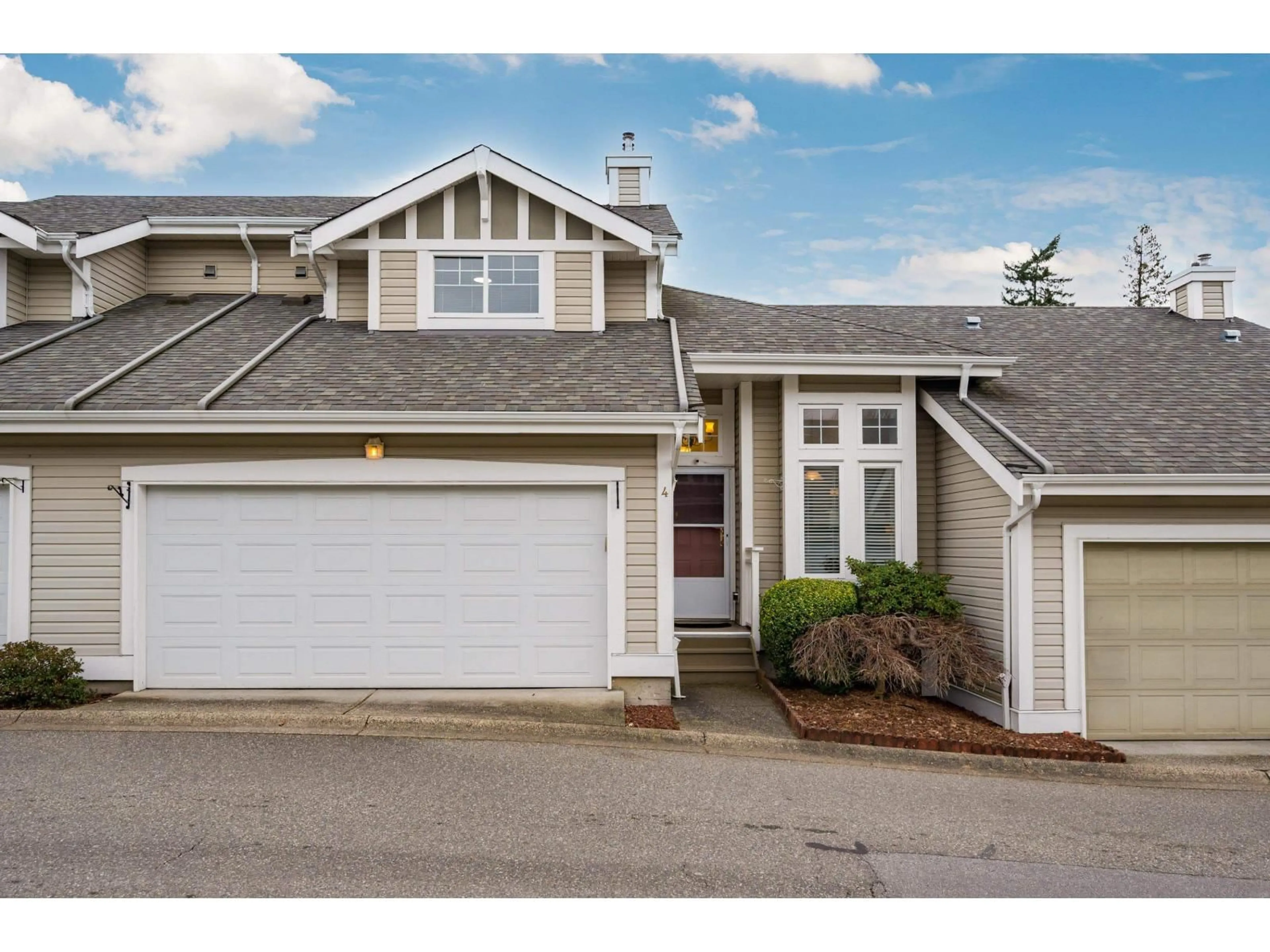 Home with vinyl exterior material, street for 4 - 20788 87 AVENUE, Langley British Columbia V1M3W7