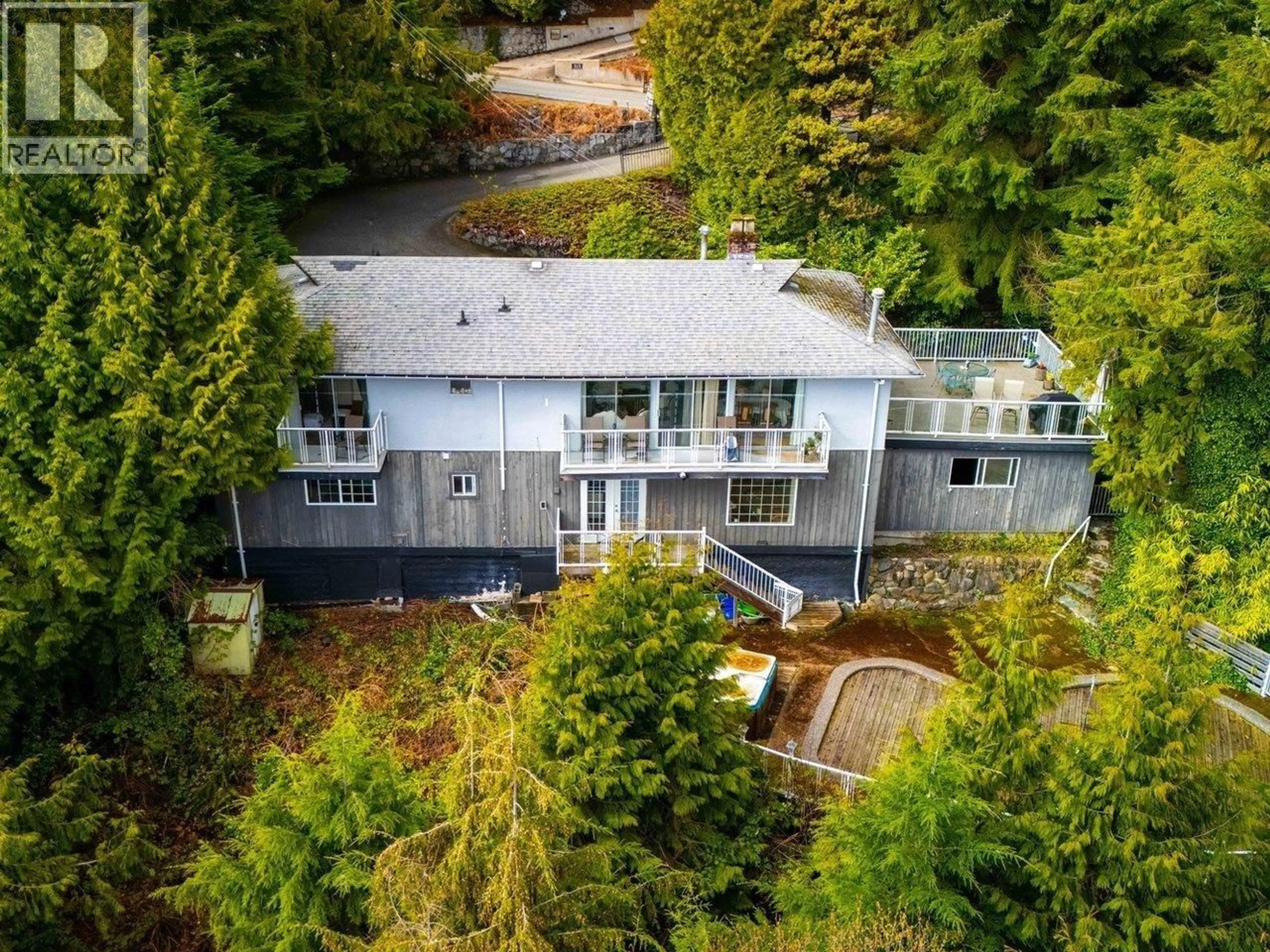 A pic from outside/outdoor area/front of a property/back of a property/a pic from drone, water/lake/river/ocean view for 530 ST. ANDREWS ROAD, West Vancouver British Columbia V7S1V2