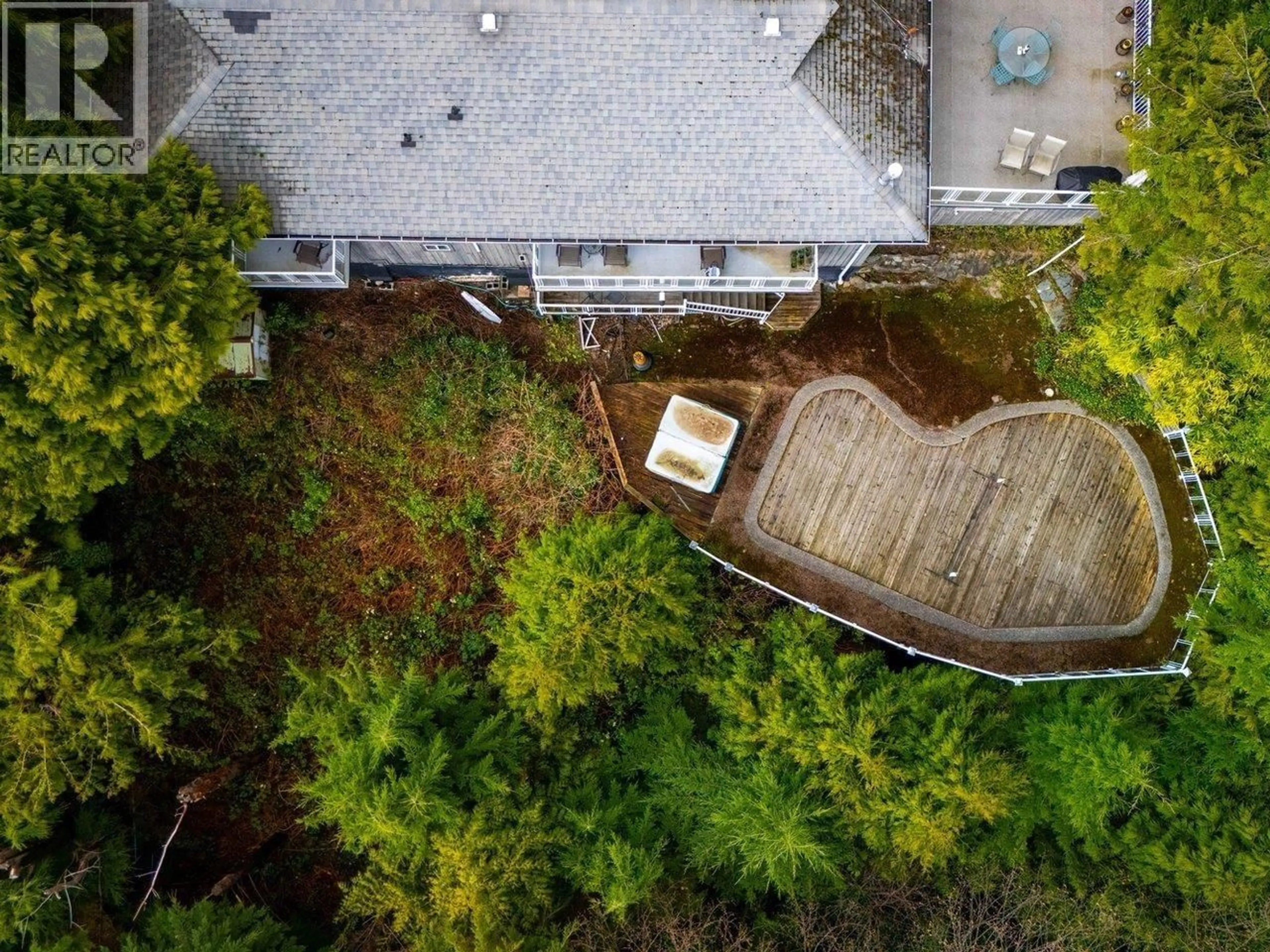 A pic from outside/outdoor area/front of a property/back of a property/a pic from drone, unknown for 530 ST. ANDREWS ROAD, West Vancouver British Columbia V7S1V2