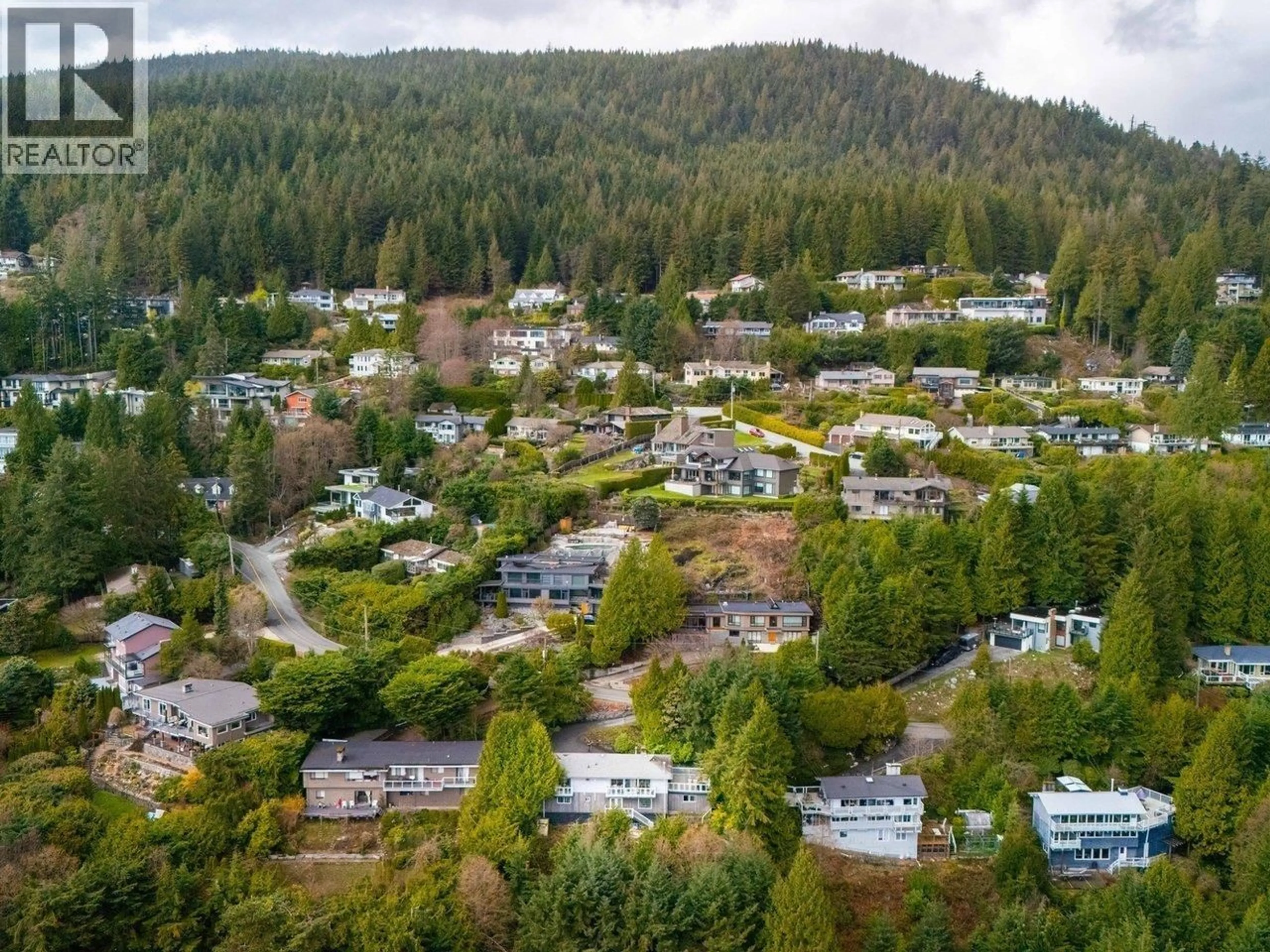 A pic from outside/outdoor area/front of a property/back of a property/a pic from drone, unknown for 530 ST. ANDREWS ROAD, West Vancouver British Columbia V7S1V2