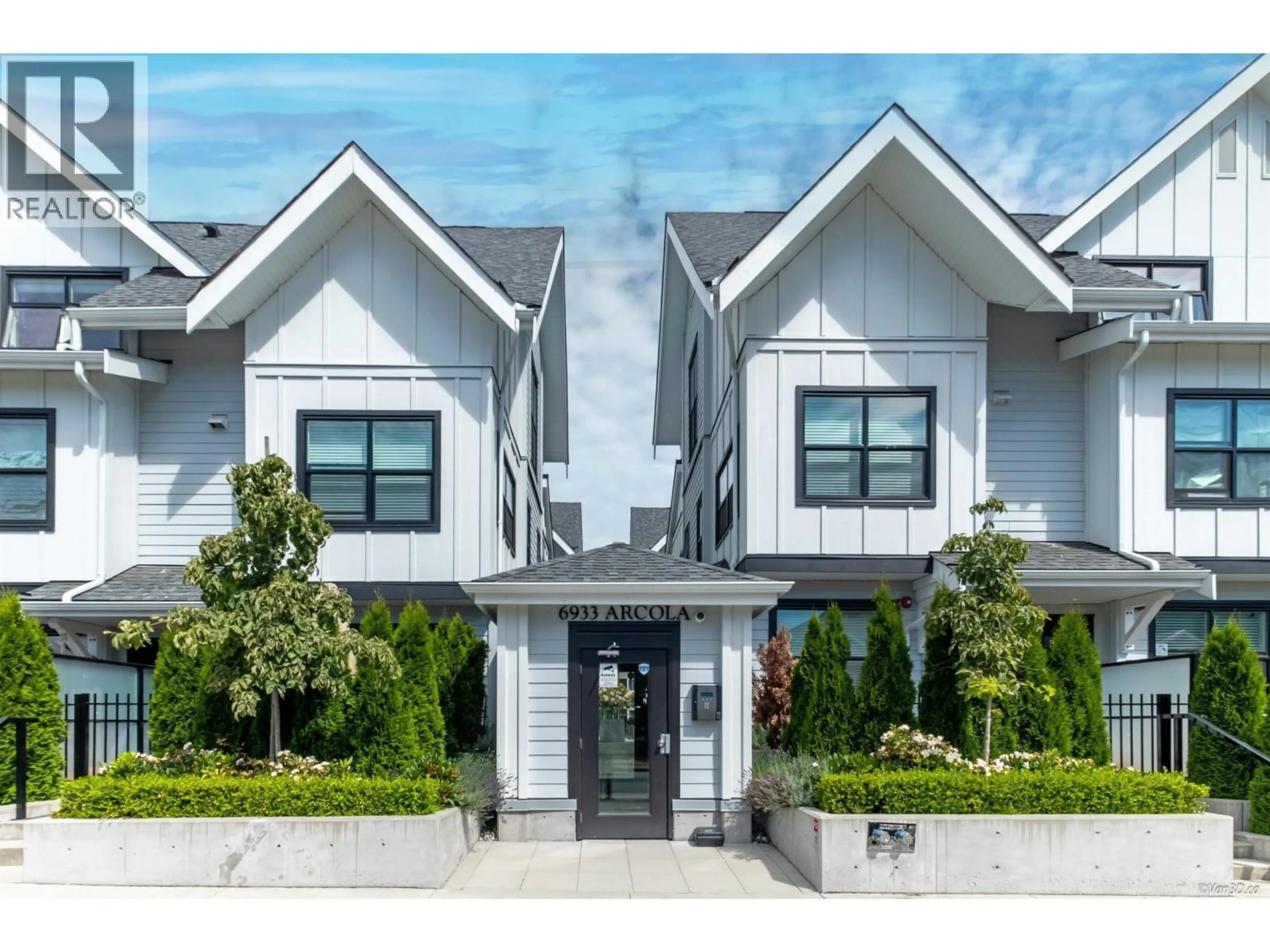 Home with vinyl exterior material, street for 401 - 6933 ARCOLA STREET, Burnaby British Columbia V5E1H5