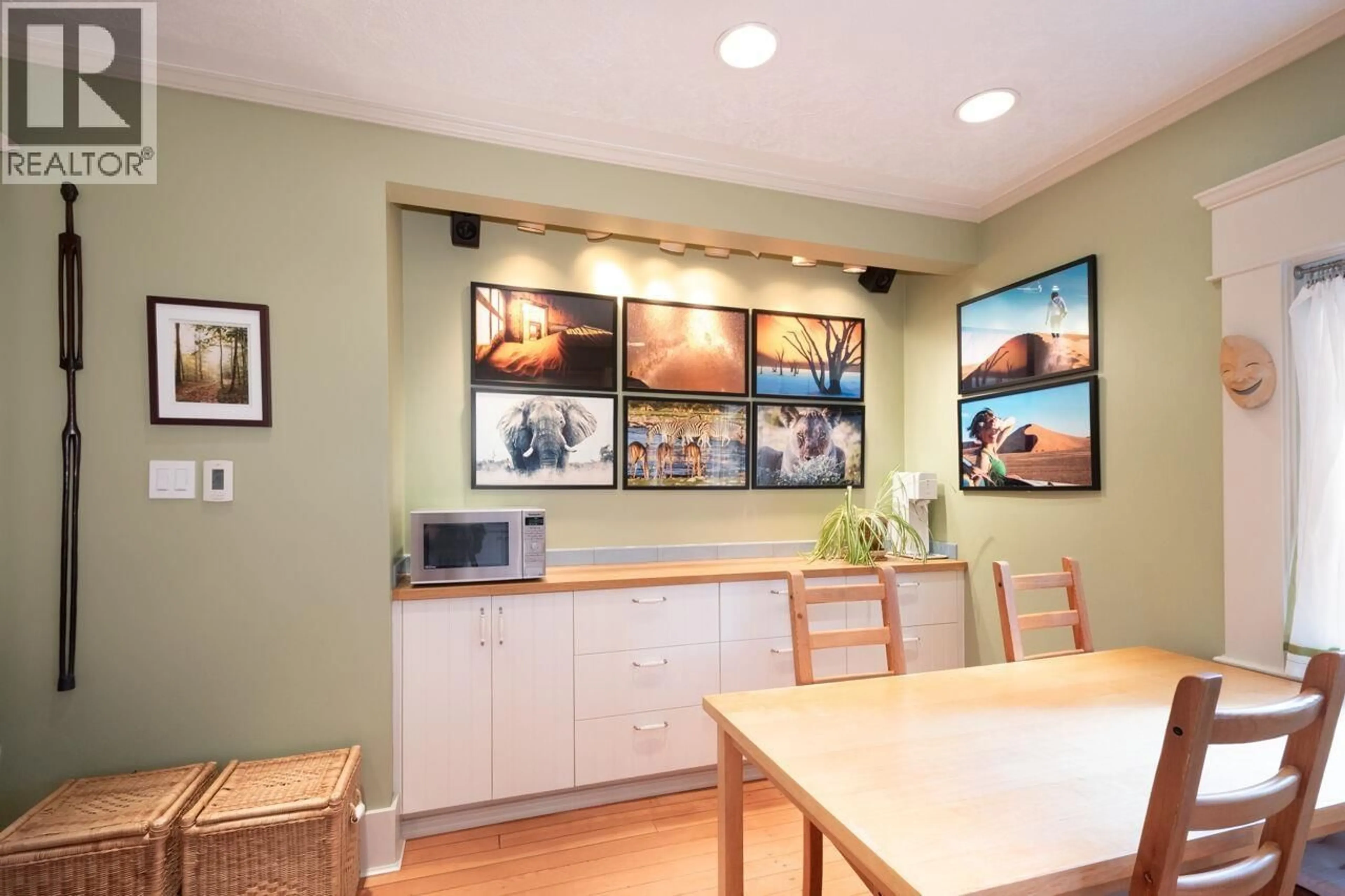 Unknown for 2912-14 3RD AVENUE, Vancouver British Columbia V6K1M7