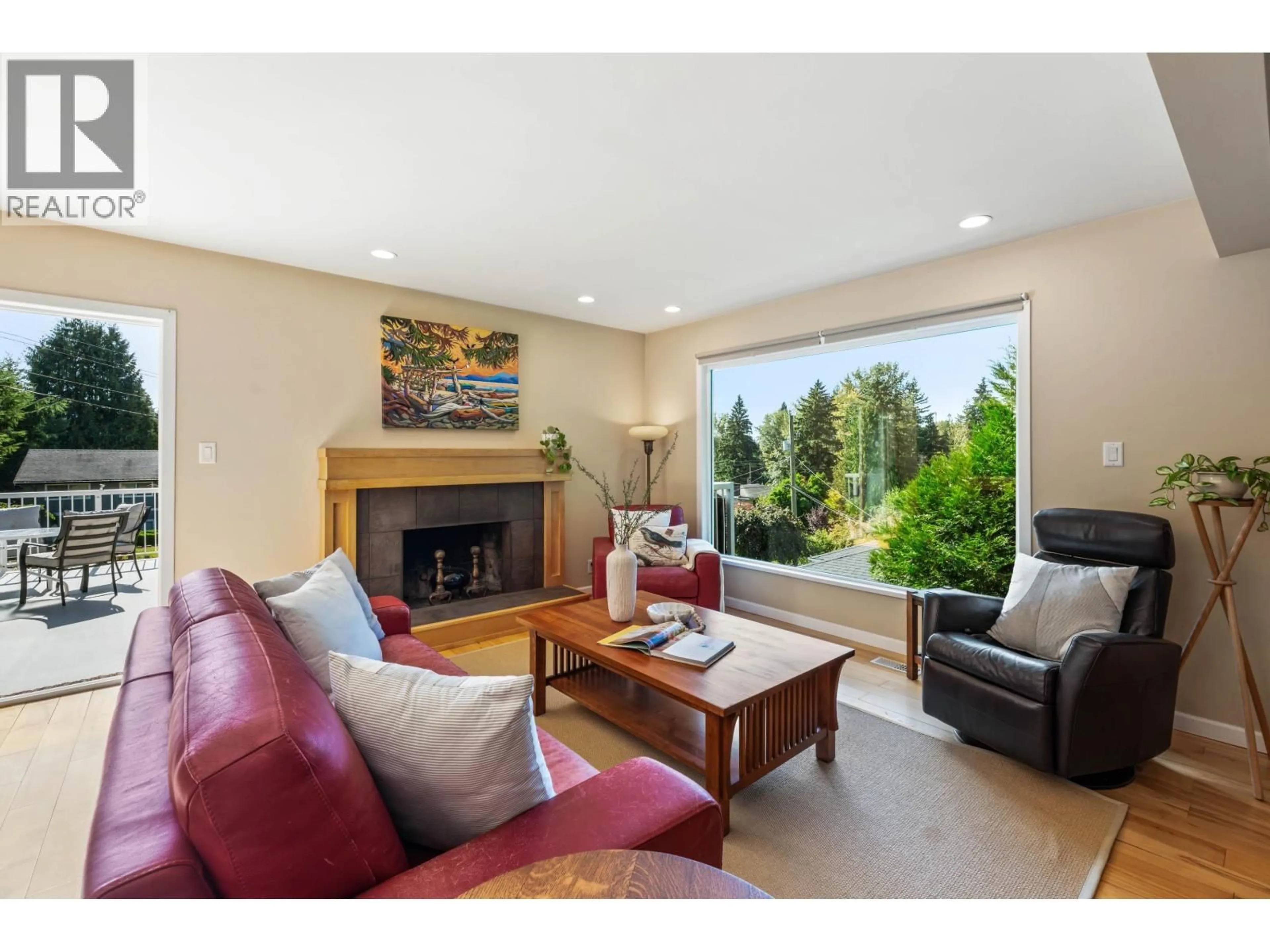 Living room with furniture, unknown for 935 STARDALE AVENUE, Coquitlam British Columbia V3J4W1