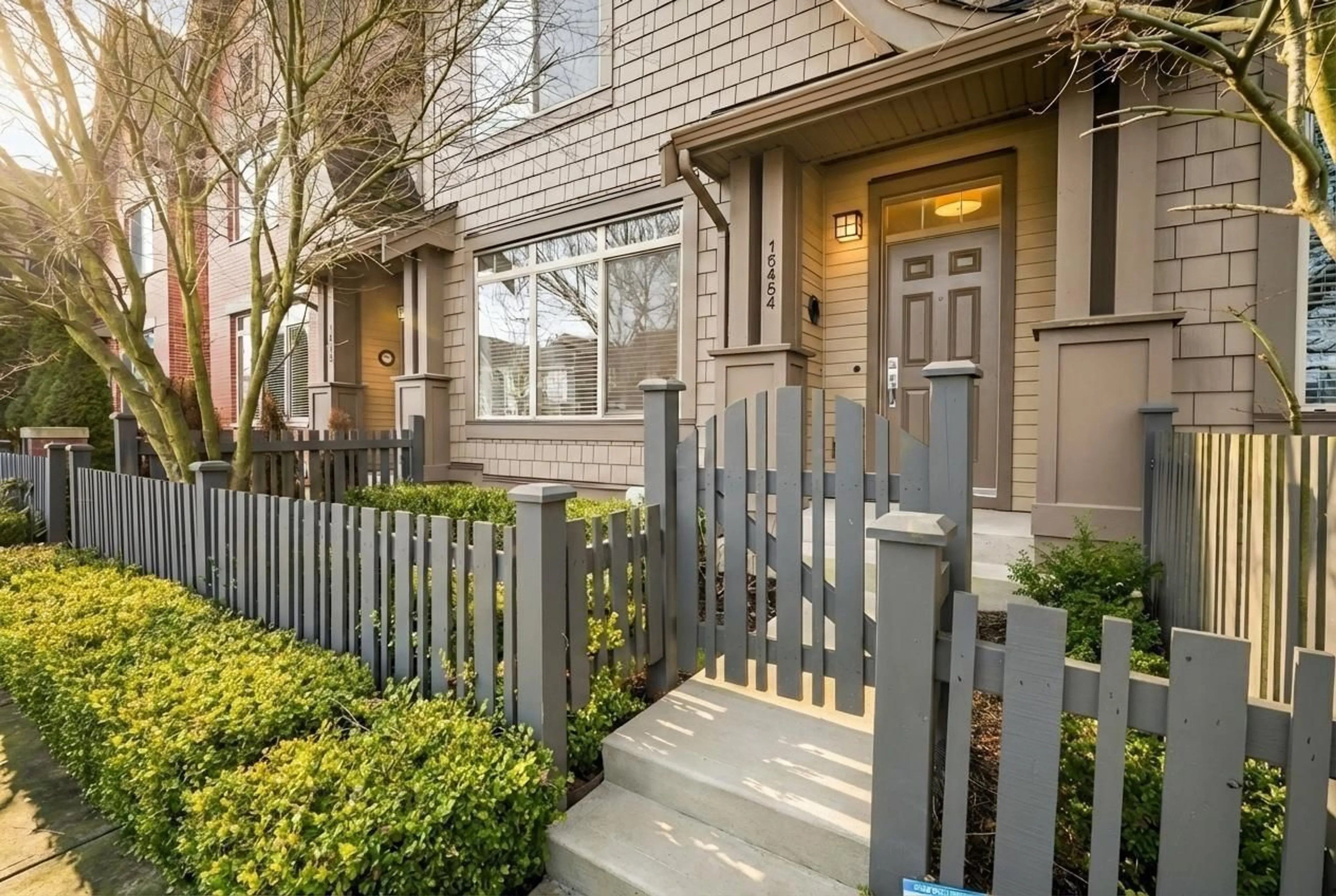 Unknown for 16454 25 AVENUE, Surrey British Columbia V3Z0M8