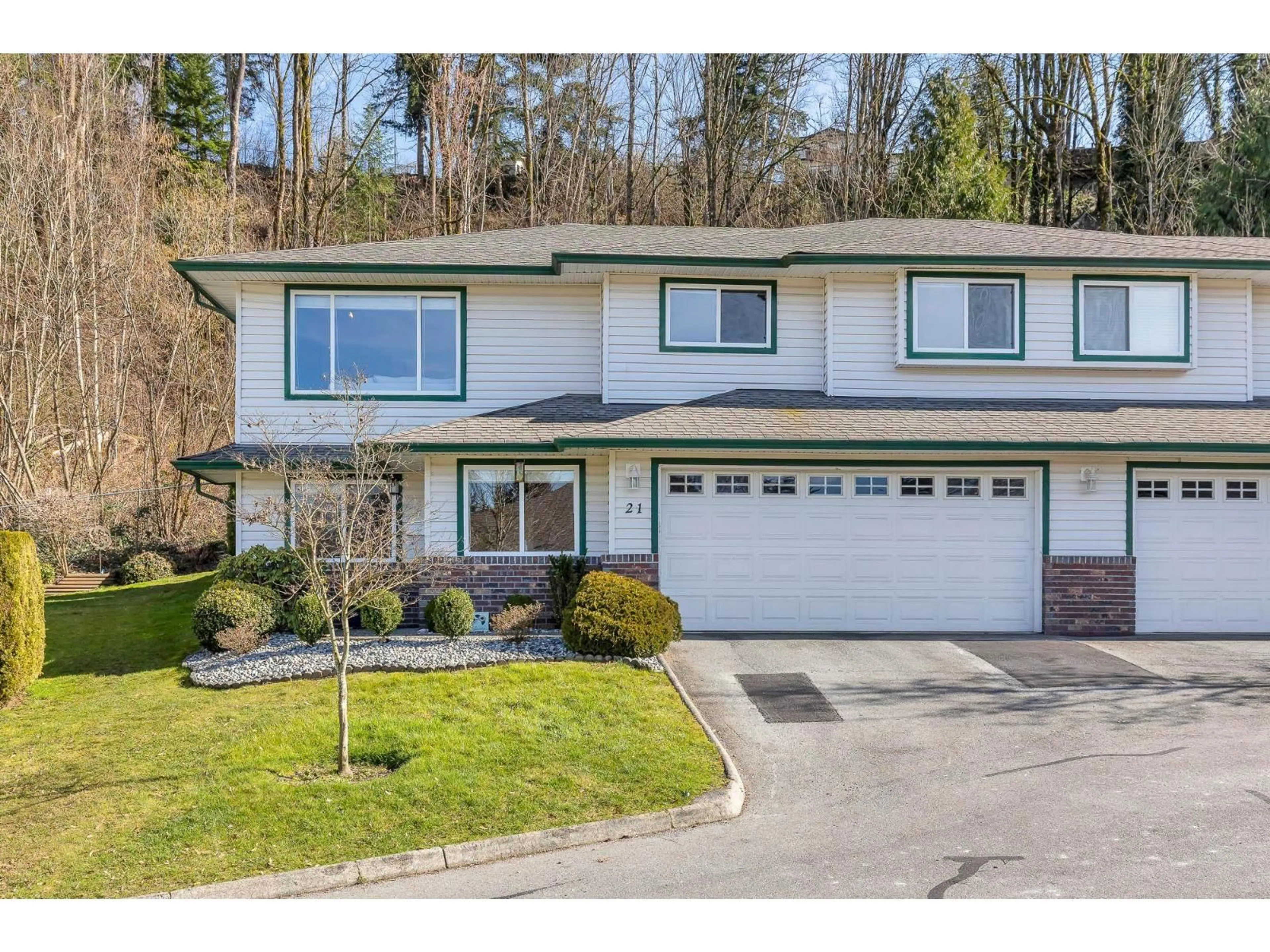 Home with vinyl exterior material, street for 21 - 34250 HAZELWOOD AVENUE, Abbotsford British Columbia V2S7L4