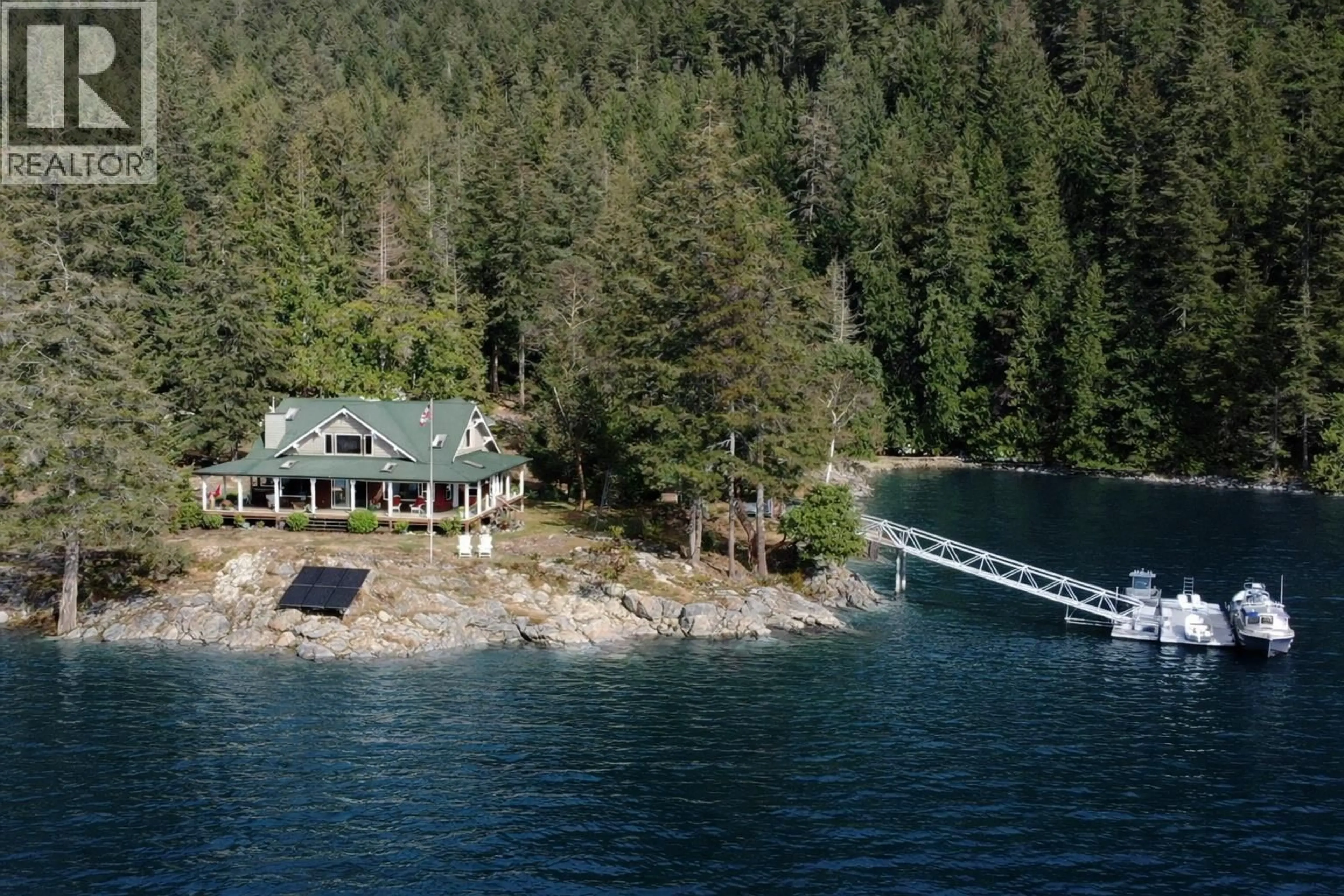 A pic from outside/outdoor area/front of a property/back of a property/a pic from drone, water/lake/river/ocean view for DL6129 NELSON ISLAND, Pender Harbour British Columbia V0N0V0