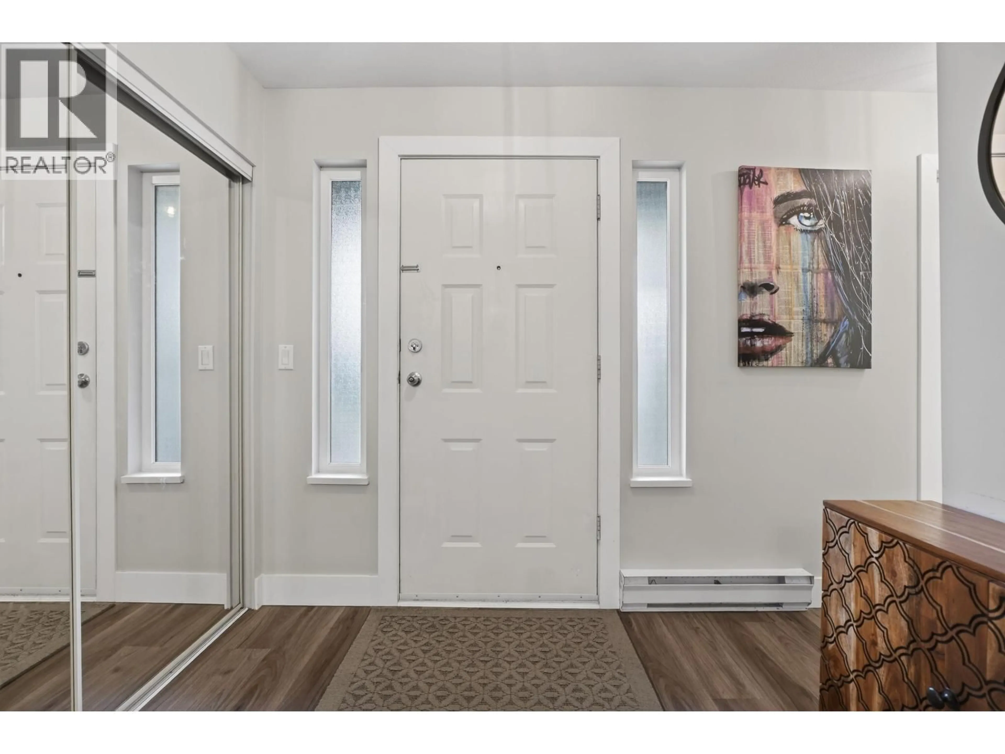 Indoor entryway for 213 - 1189 WESTWOOD STREET, Coquitlam British Columbia V3B7P5