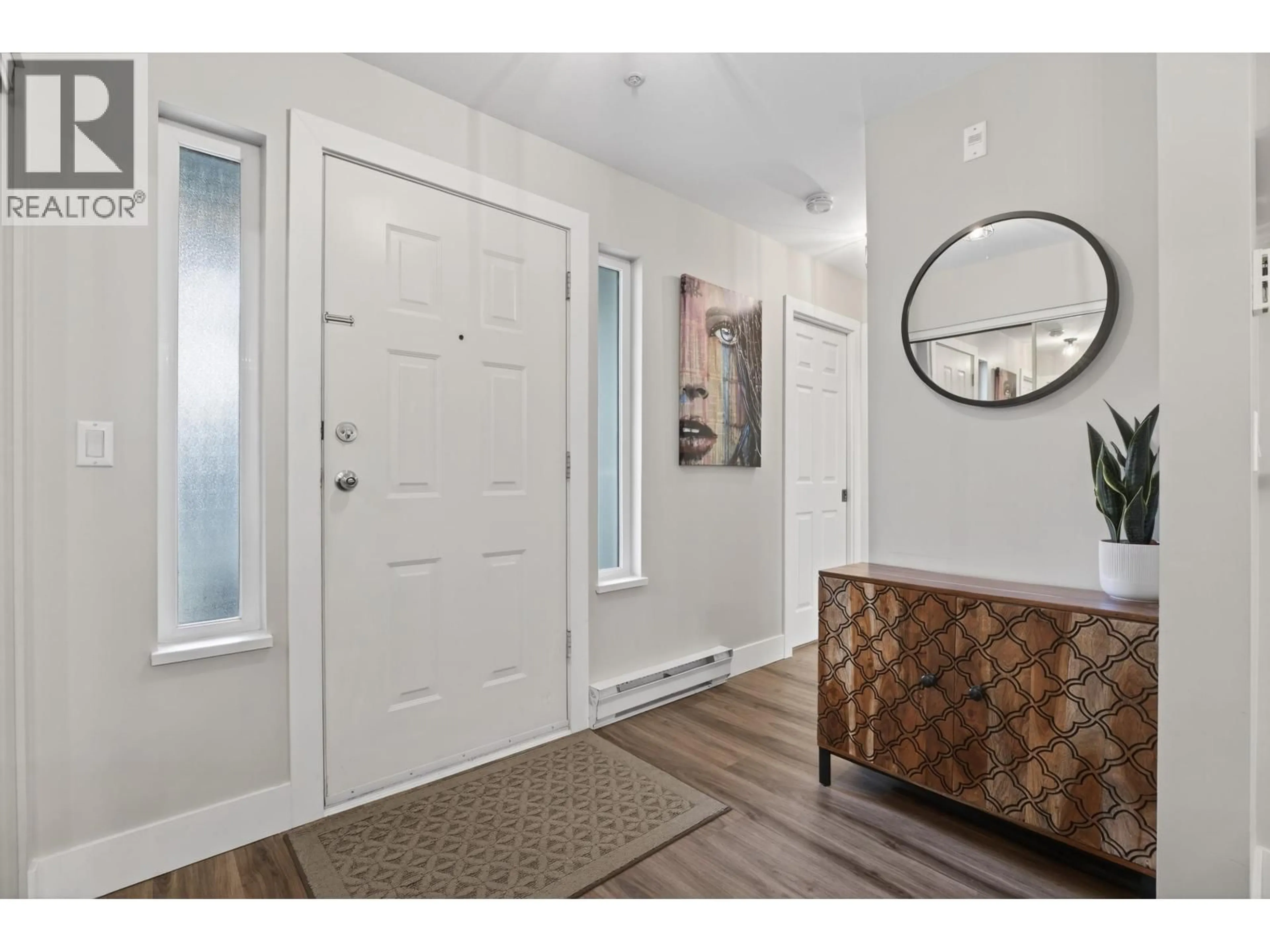 Indoor entryway for 213 - 1189 WESTWOOD STREET, Coquitlam British Columbia V3B7P5