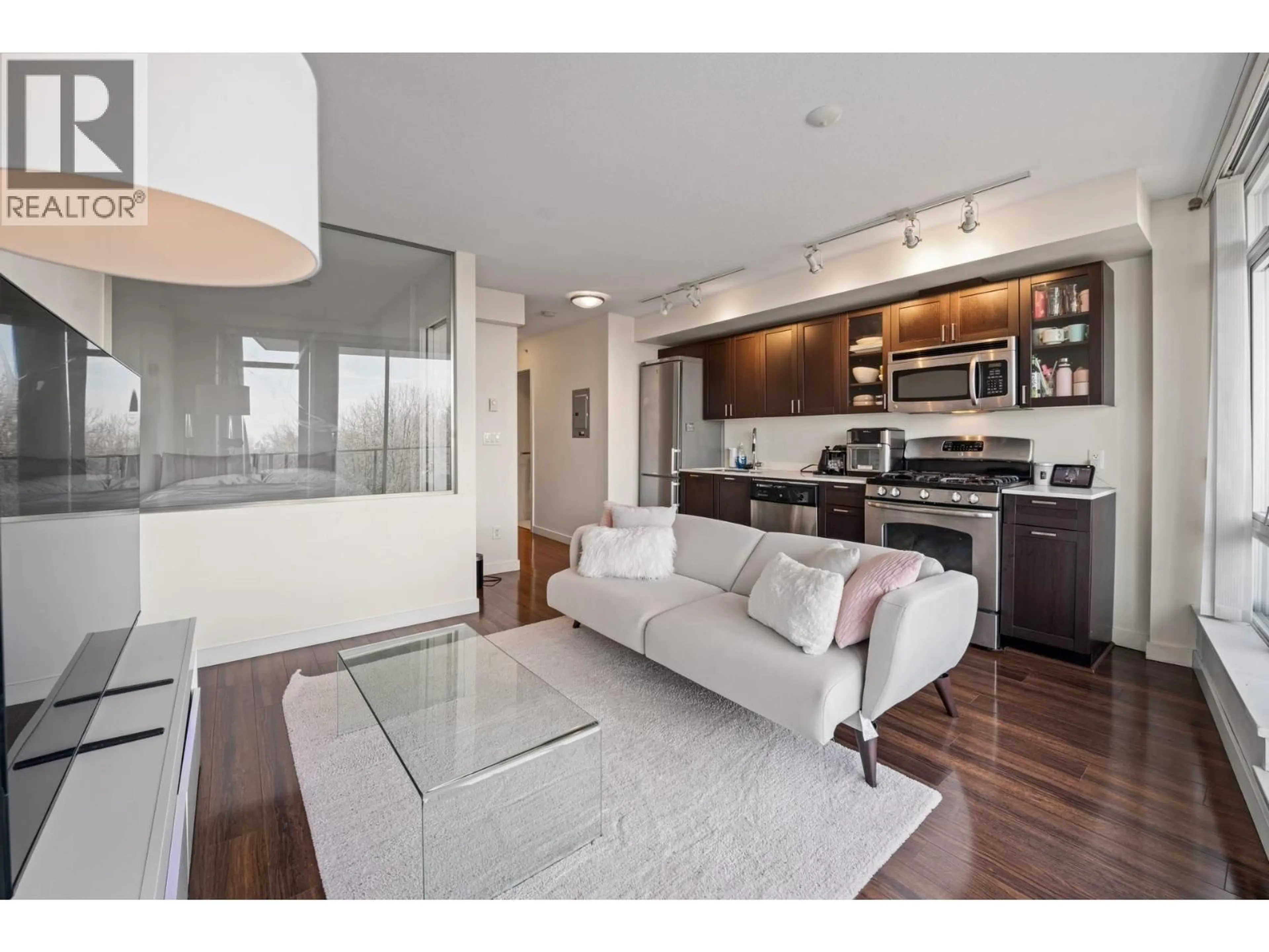 Open concept kitchen, unknown for 612 - 4888 NANAIMO STREET, Vancouver British Columbia V5N0B5