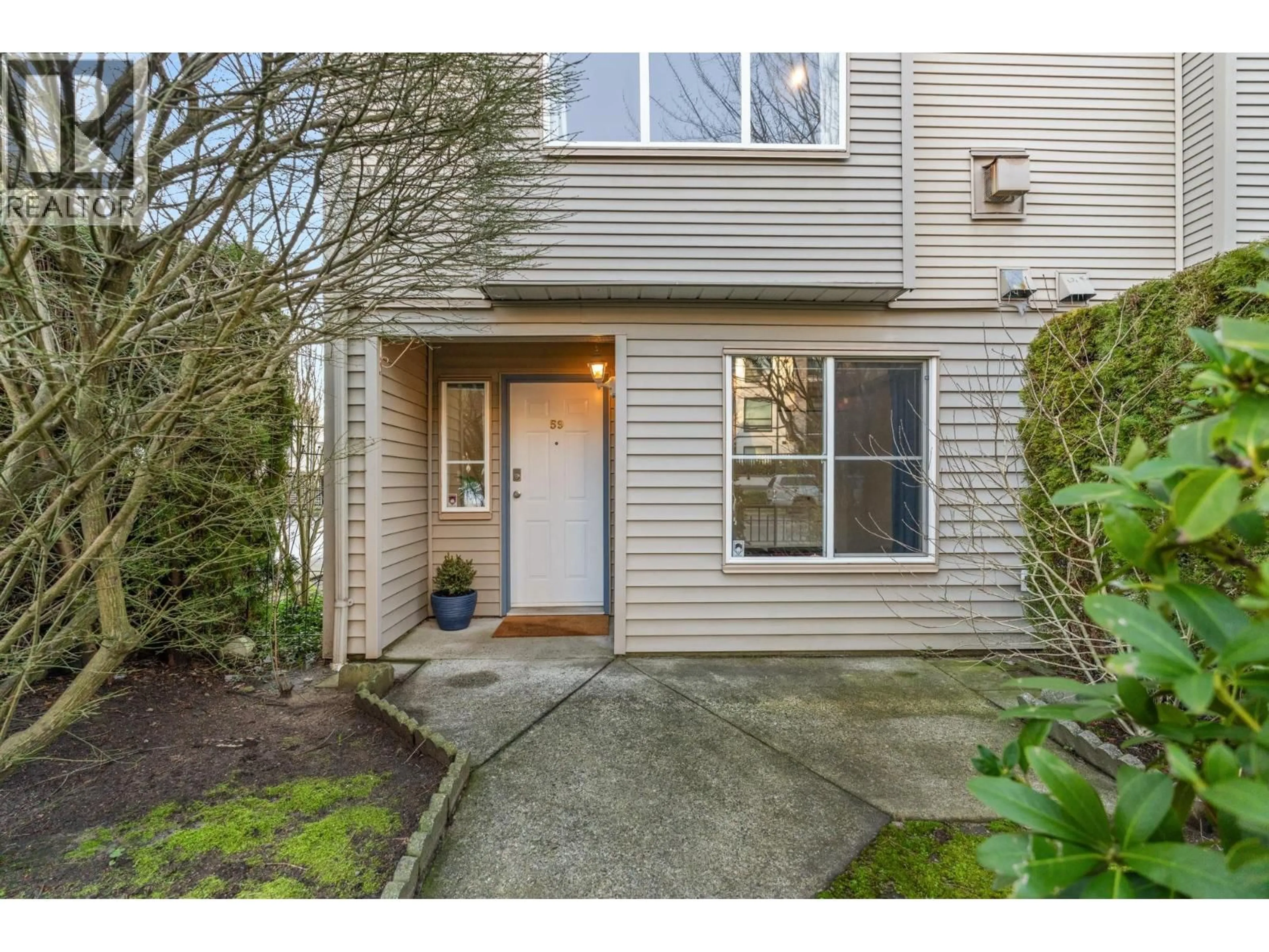 Indoor entryway for 59 - 12449 191 STREET, Pitt Meadows British Columbia V3Y2R4