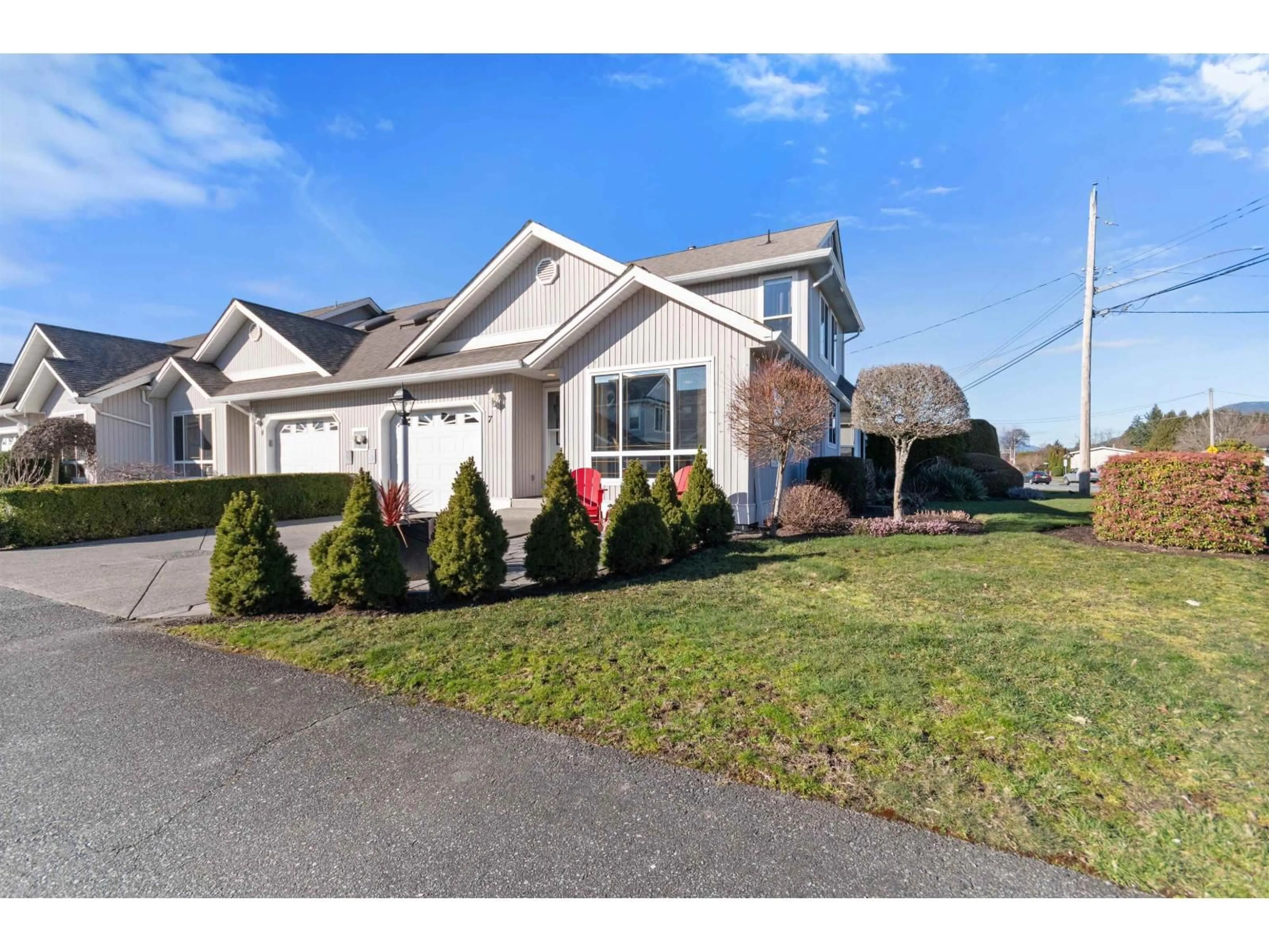 Home with vinyl exterior material, street for 7 - 8979 BROADWAY STREET, Chilliwack British Columbia V2P5V9