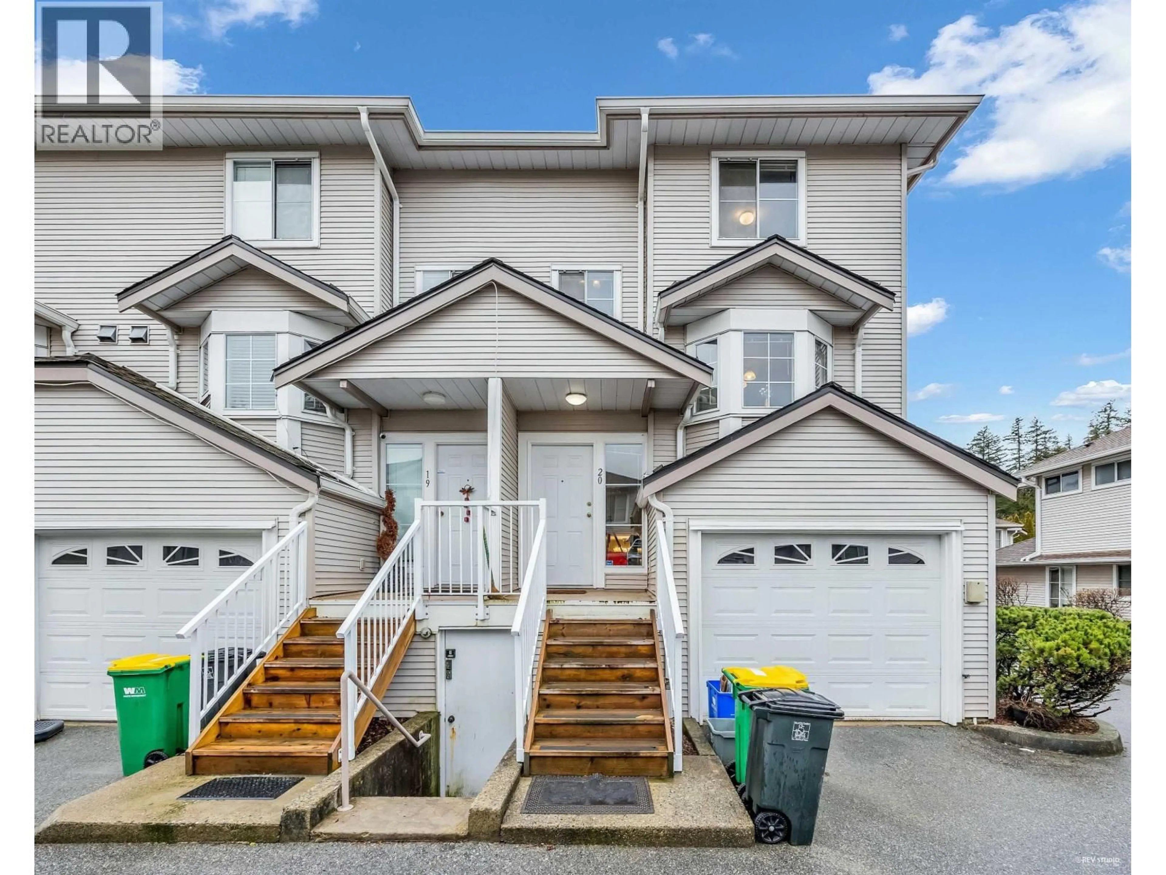 Home with vinyl exterior material, street for 20 - 12188 HARRIS ROAD, Pitt Meadows British Columbia V3Y2N3