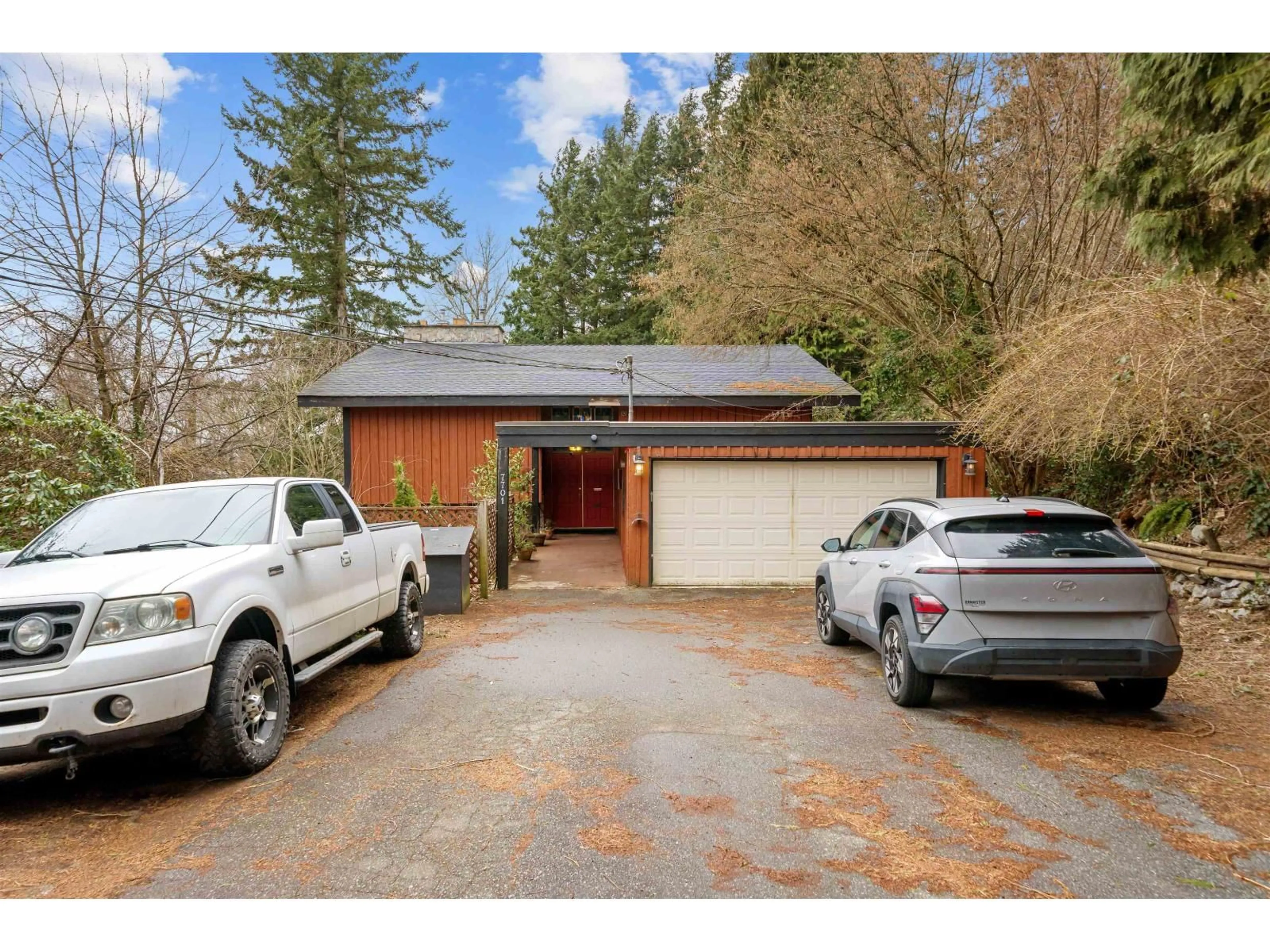 Indoor garage for 7701 HORNE STREET, Mission British Columbia V2V3Y8