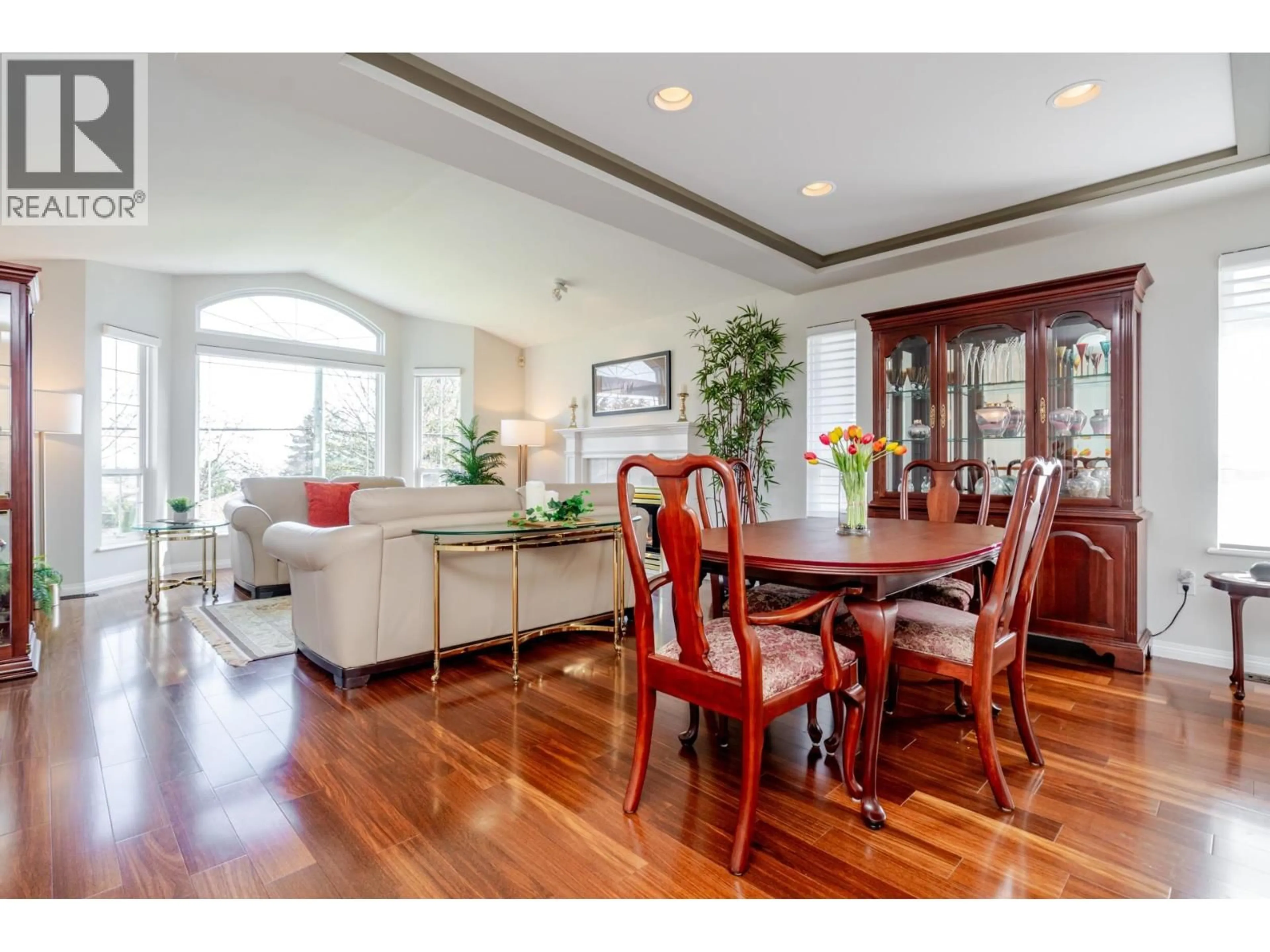 Dining room, wood/laminate floor for 465 GARRETT STREET, New Westminster British Columbia V3L3S3