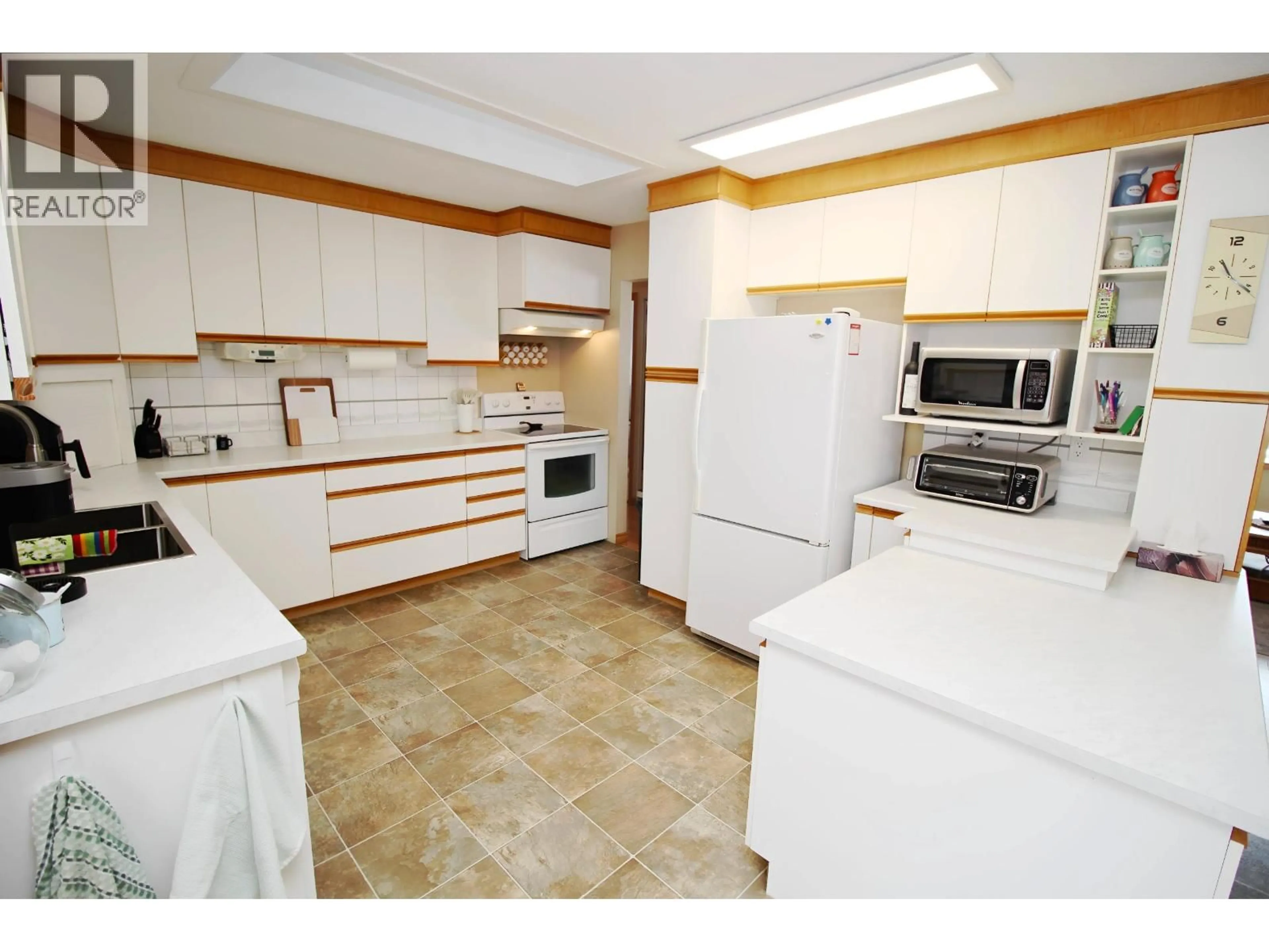 Standard kitchen, unknown for 32 MORRISON STREET, Granisle British Columbia V0J1W0