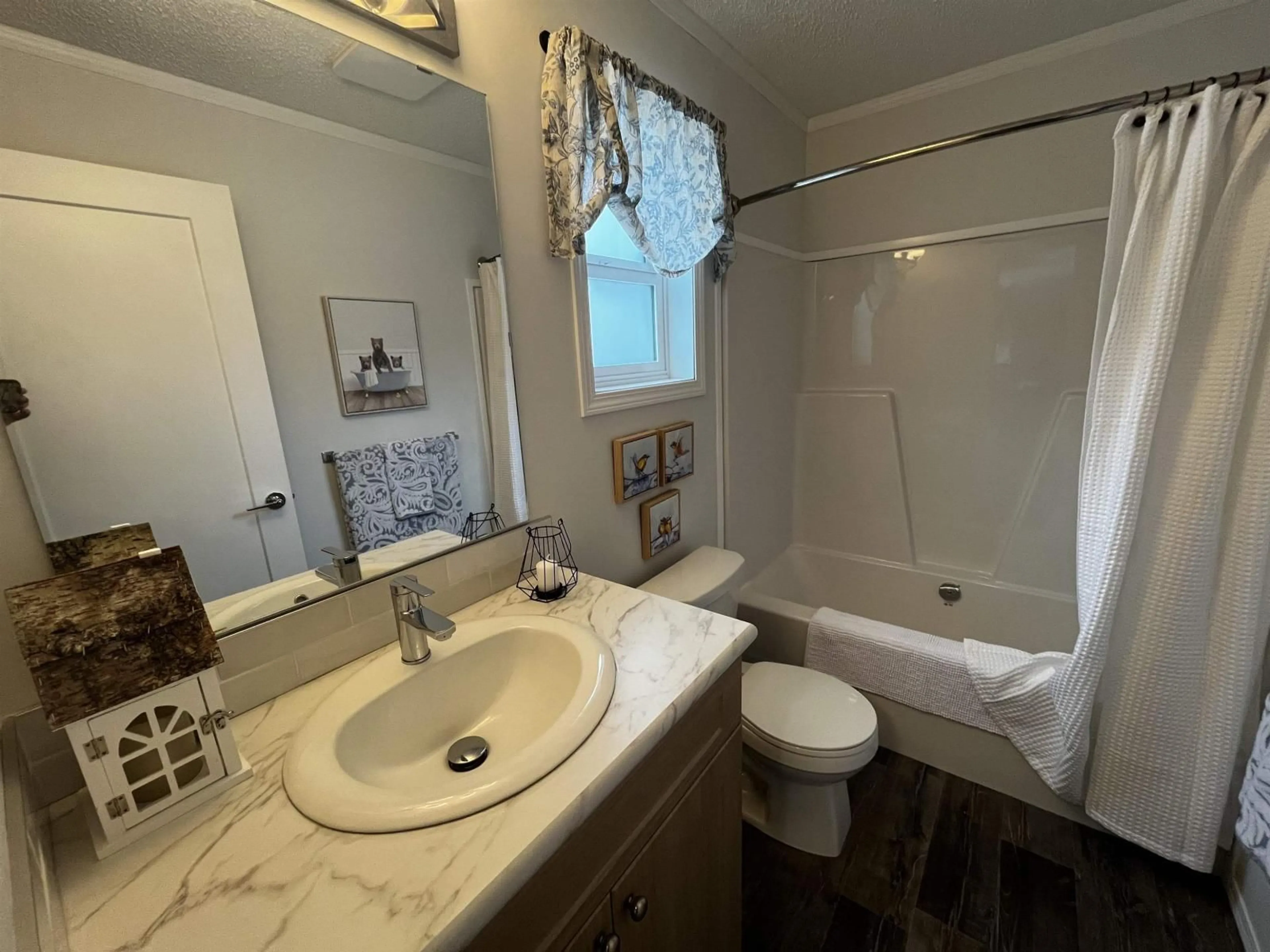 Standard bathroom, unknown for SVE97 OLD HOPE PRINCETON HIGHWAY, Sunshine Valley British Columbia V0X1L5