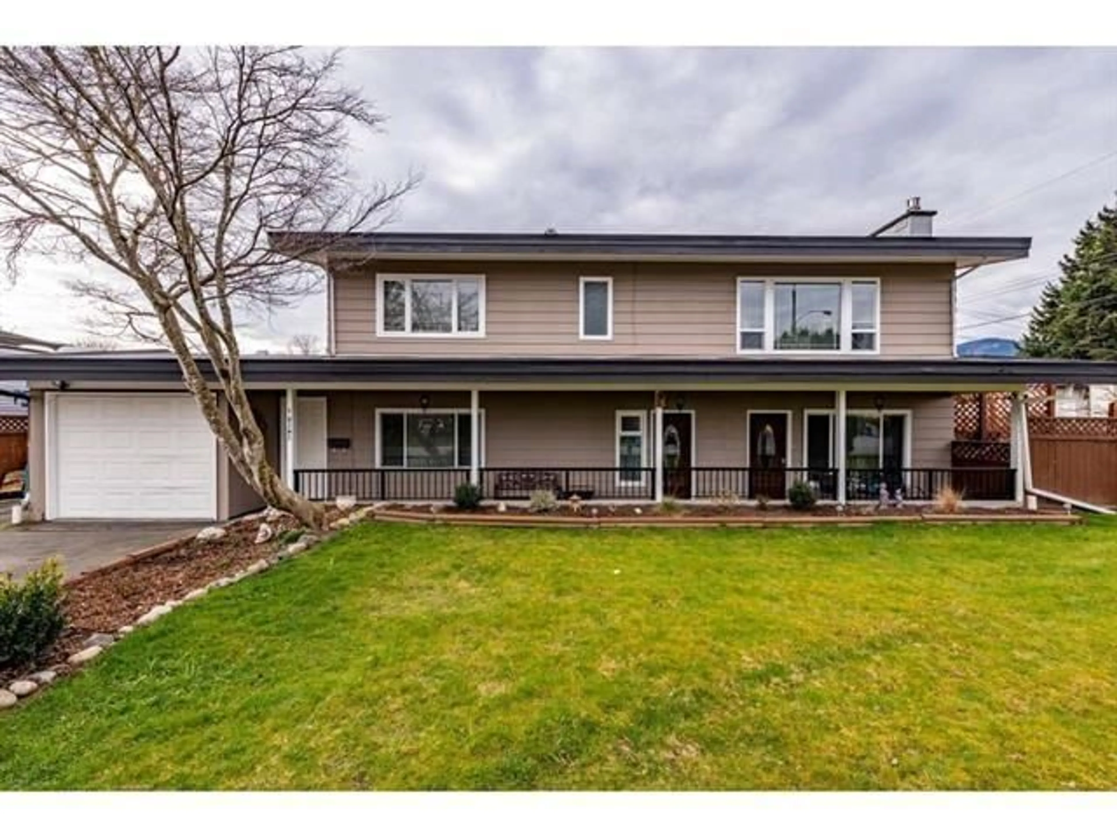 Home with vinyl exterior material, unknown for 10345 BEVERLEY DRIVE, Chilliwack British Columbia V2P6B2