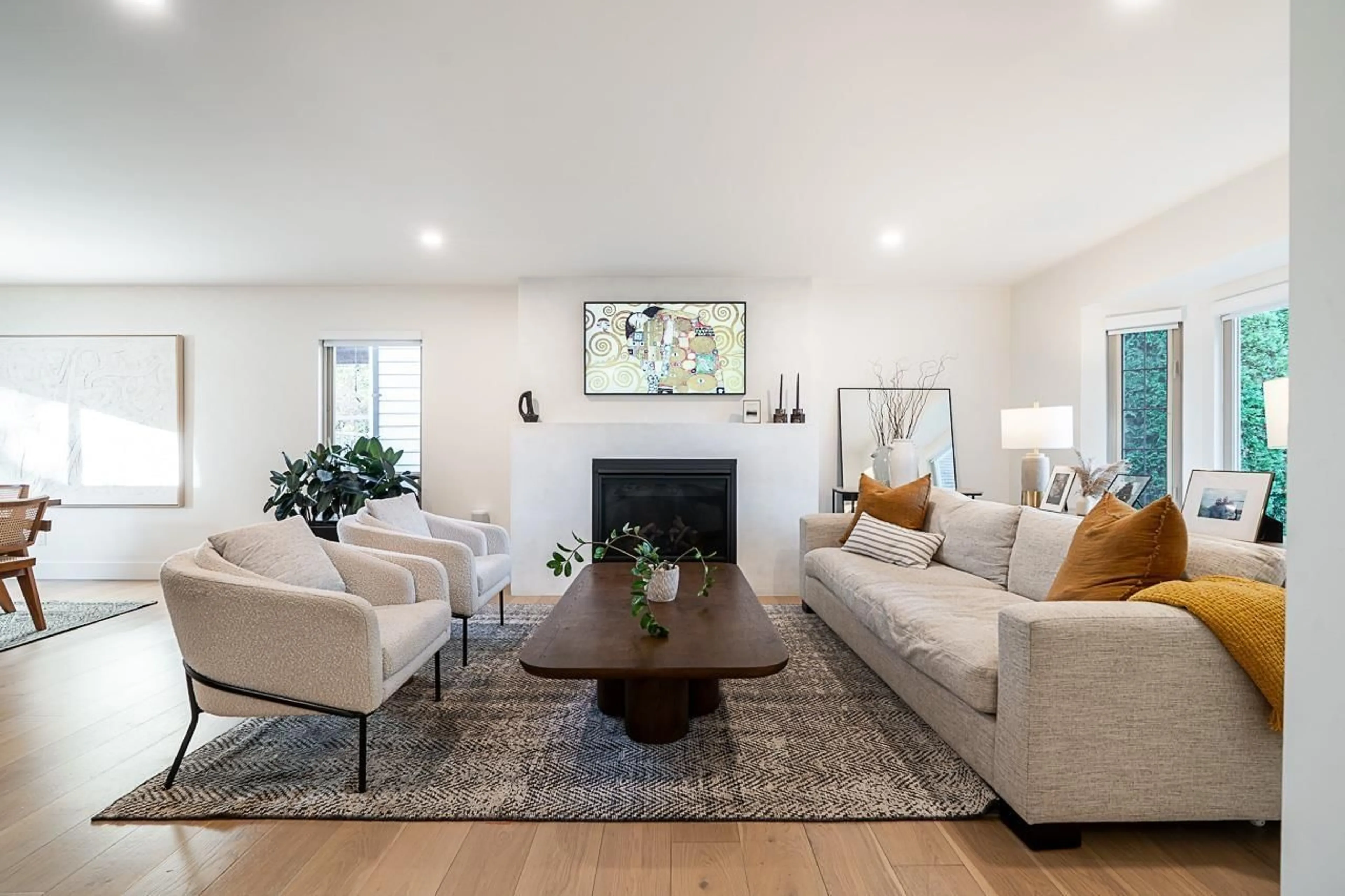 Living room with furniture, unknown for 839 164 STREET, Surrey British Columbia V4A4Y4