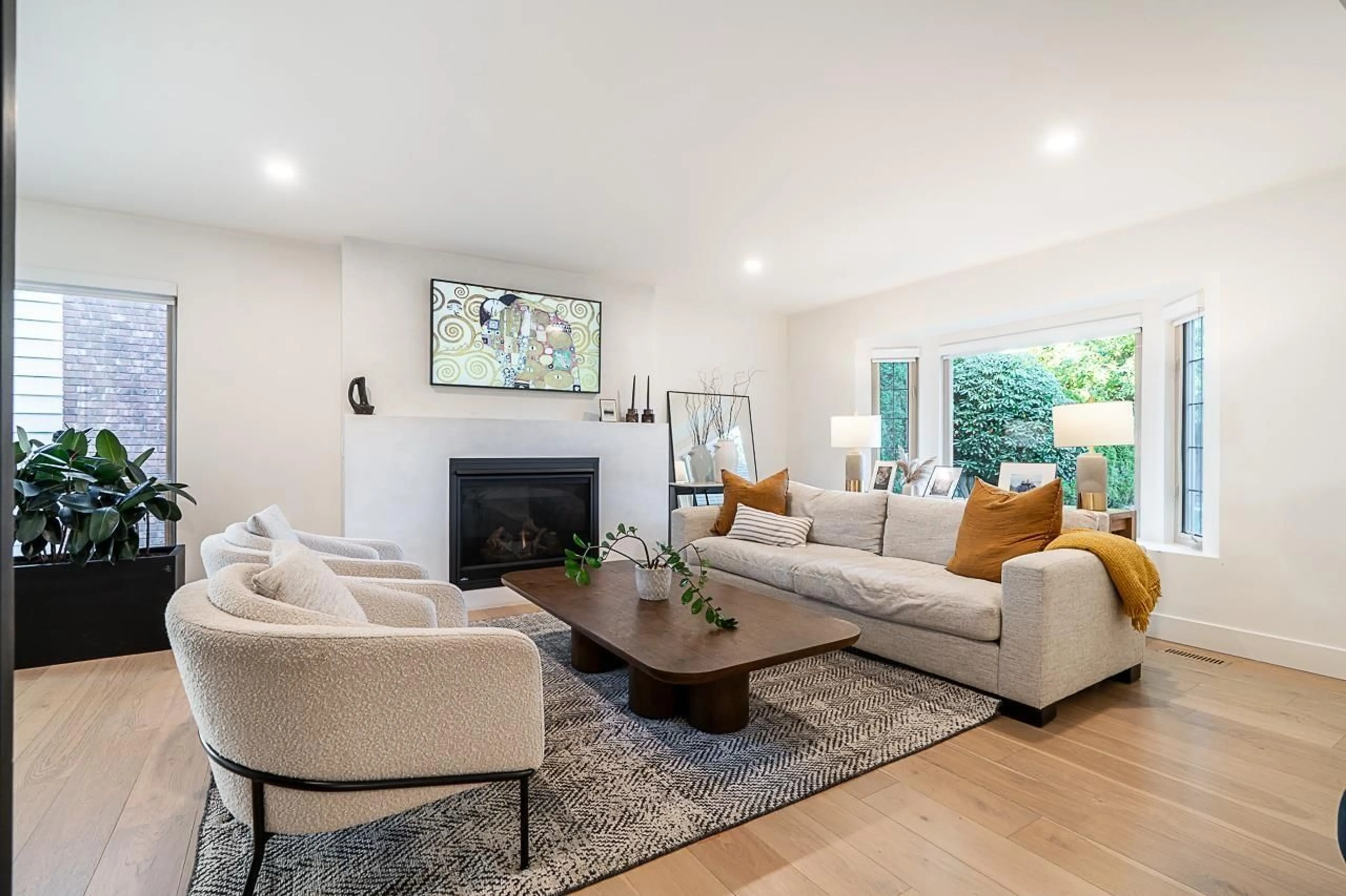 Living room with furniture, unknown for 839 164 STREET, Surrey British Columbia V4A4Y4