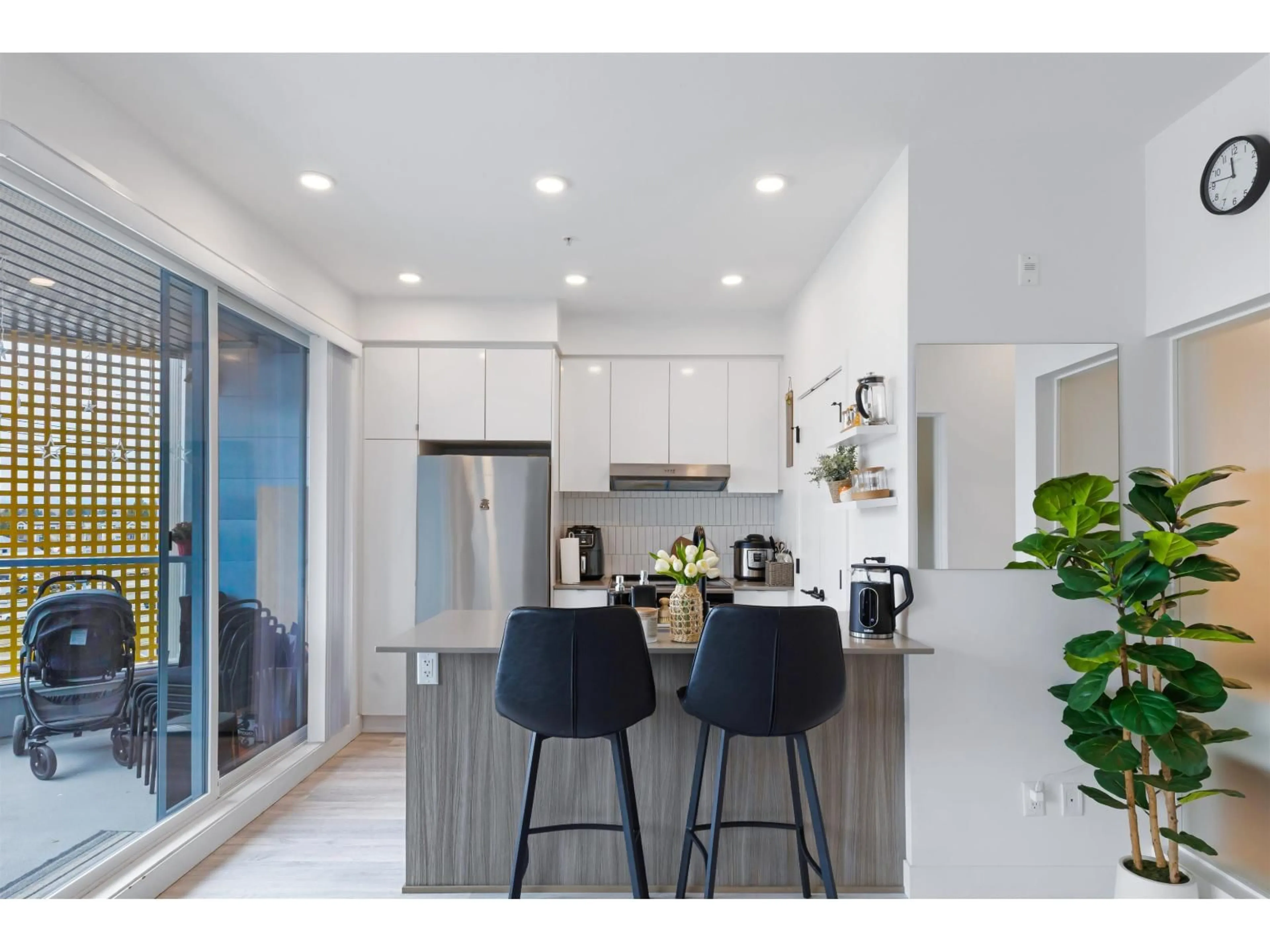 Open concept kitchen, unknown for 406 - 32828 LANDEAU PLACE, Abbotsford British Columbia V2S0M4