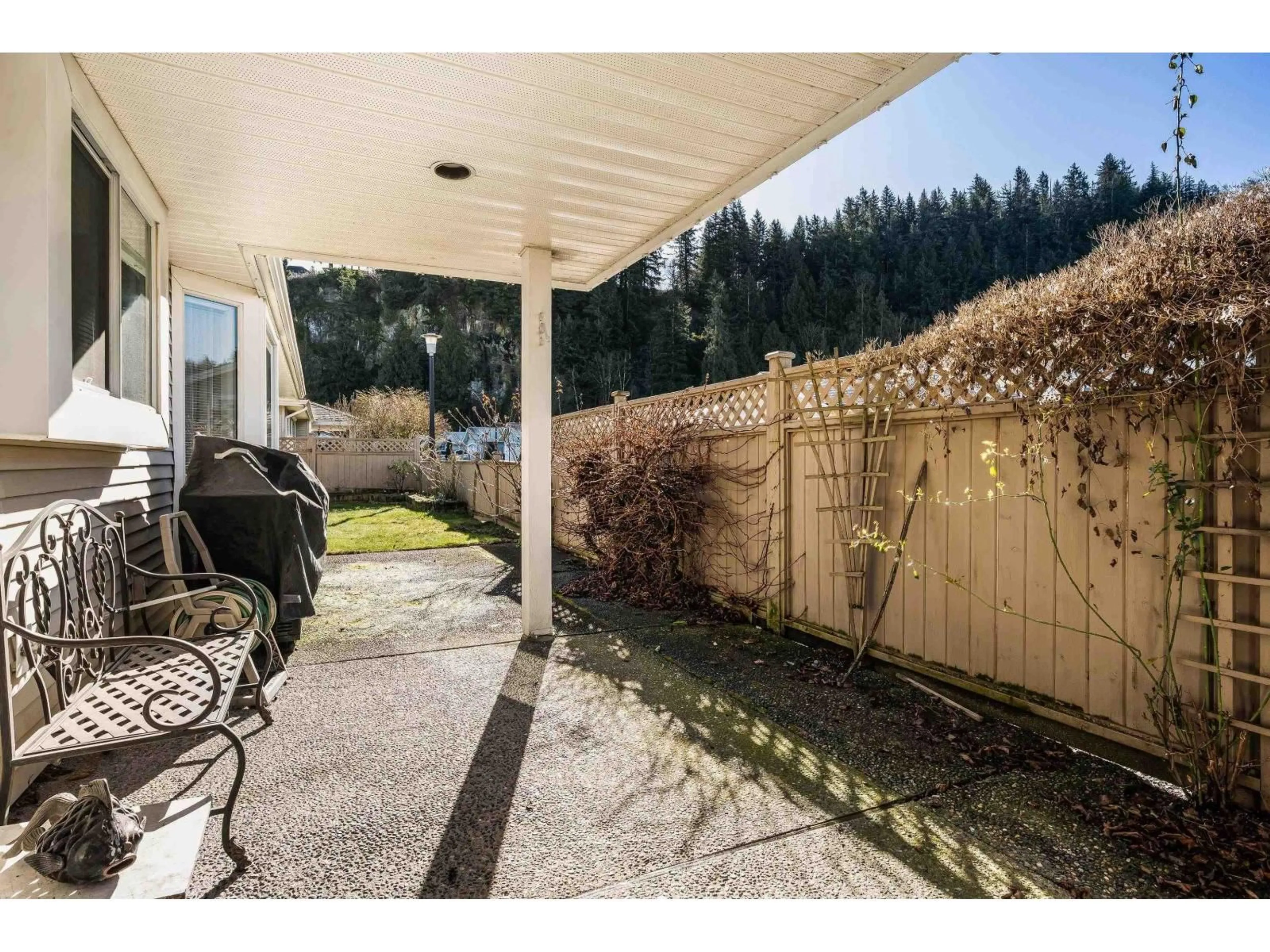 Patio, water/lake/river/ocean view for 215 - 6001 PROMONTORY ROAD, Chilliwack British Columbia V2R3E3