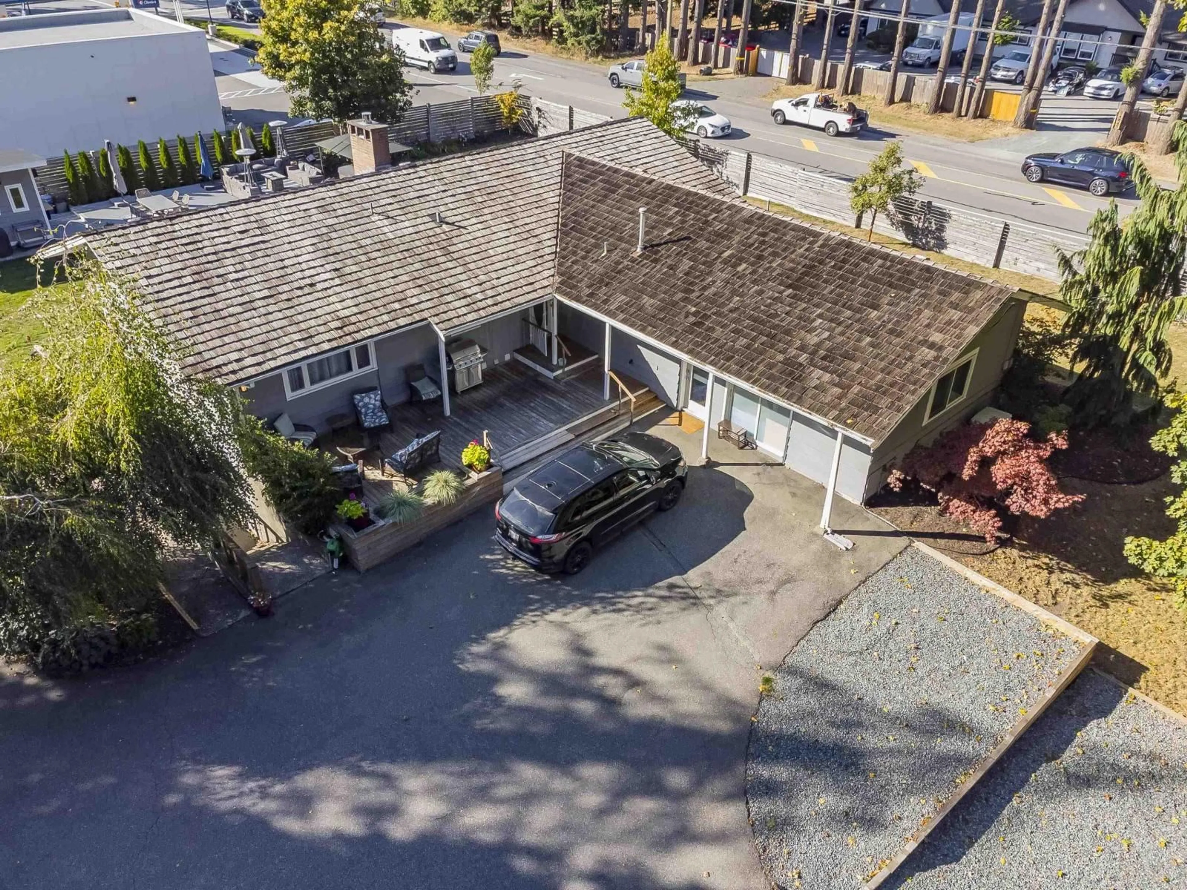 A pic from outside/outdoor area/front of a property/back of a property/a pic from drone, street for 24846 56 AVENUE, Langley British Columbia V4W1B1