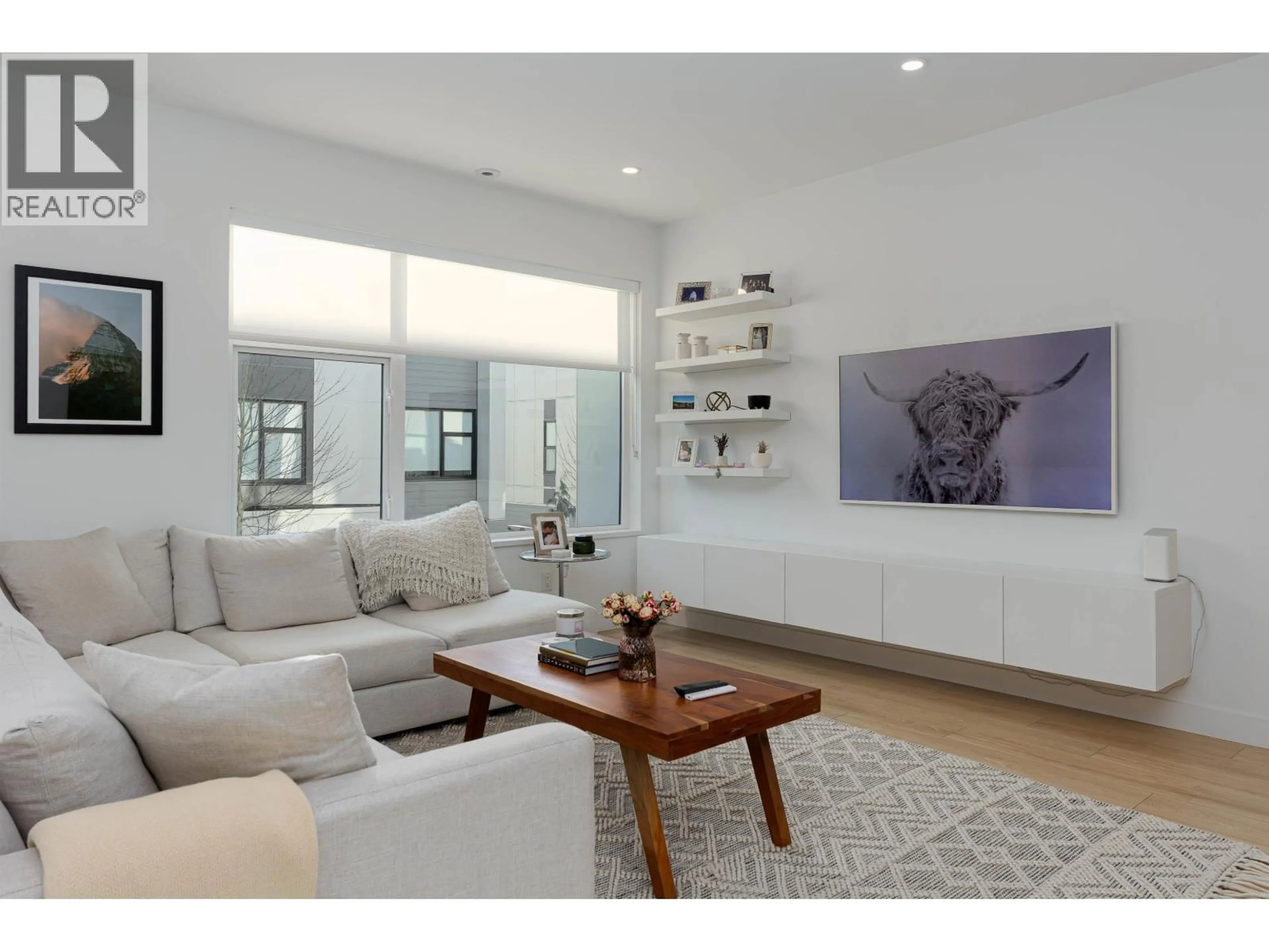 Living room with furniture, unknown for 17 - 602 LILE DRIVE, North Vancouver British Columbia V7G0B3