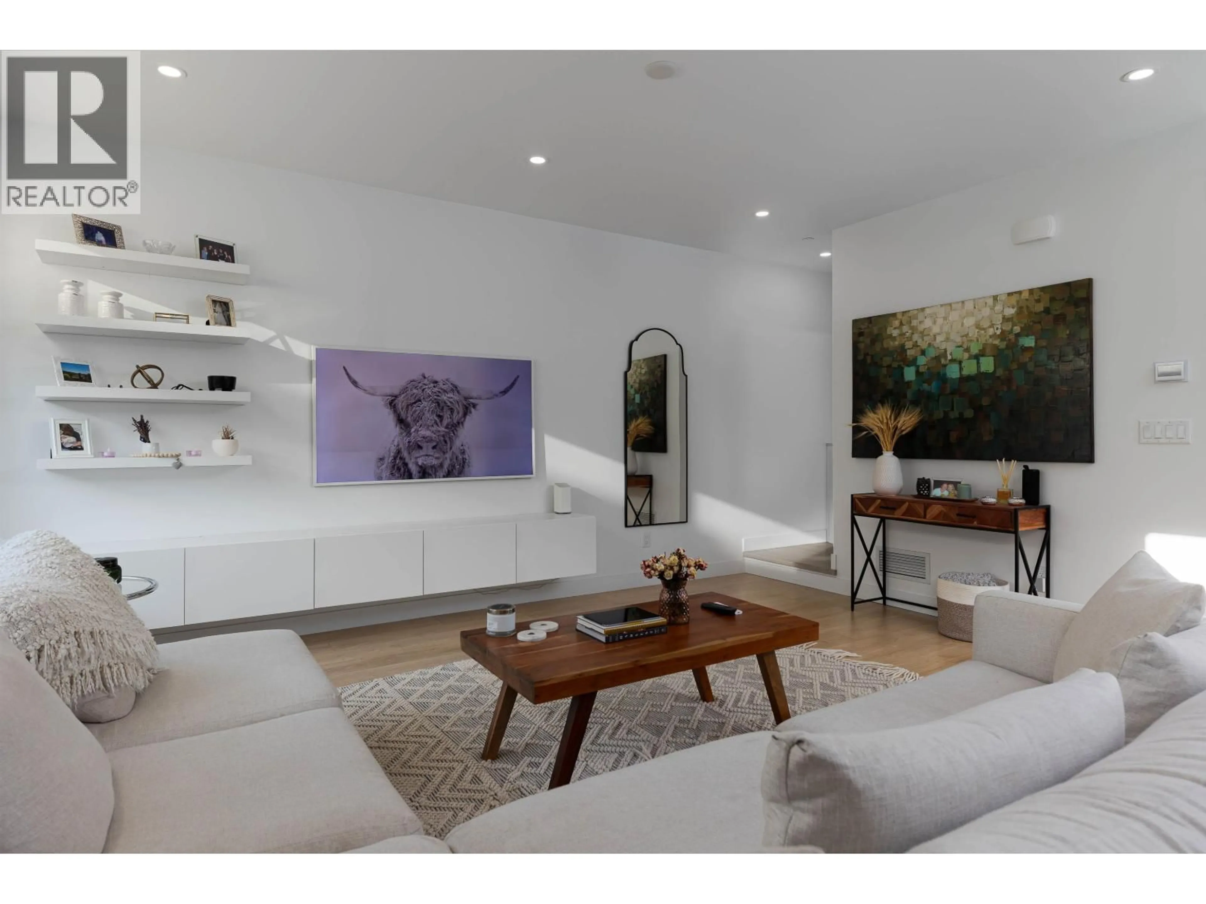 Living room with furniture, unknown for 17 - 602 LILE DRIVE, North Vancouver British Columbia V7G0B3