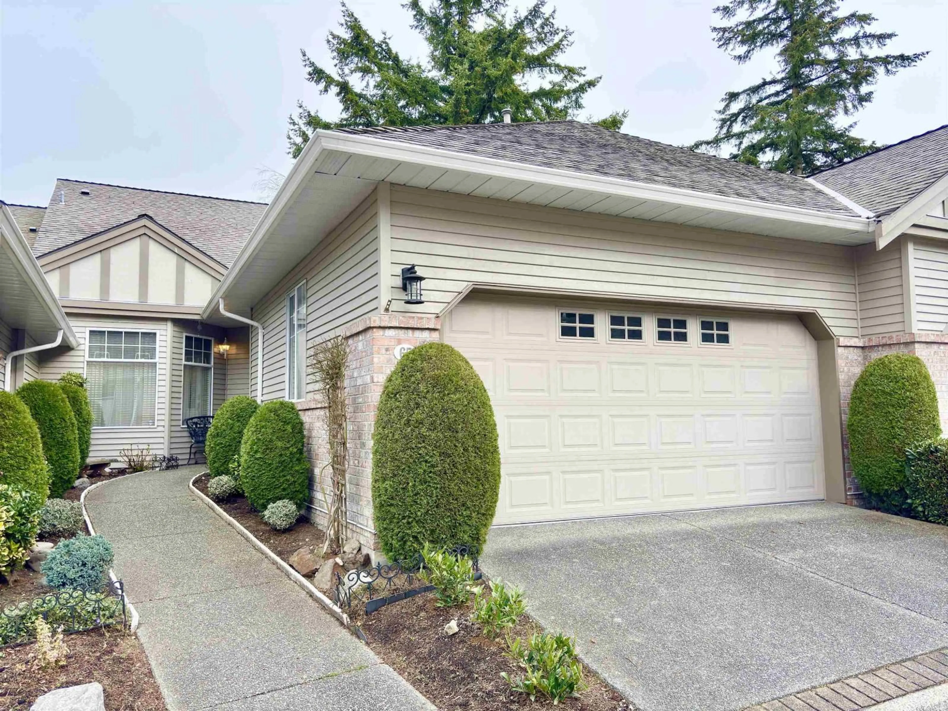 Home with vinyl exterior material, street for 65 - 2533 152 STREET, Surrey British Columbia V4P1N4
