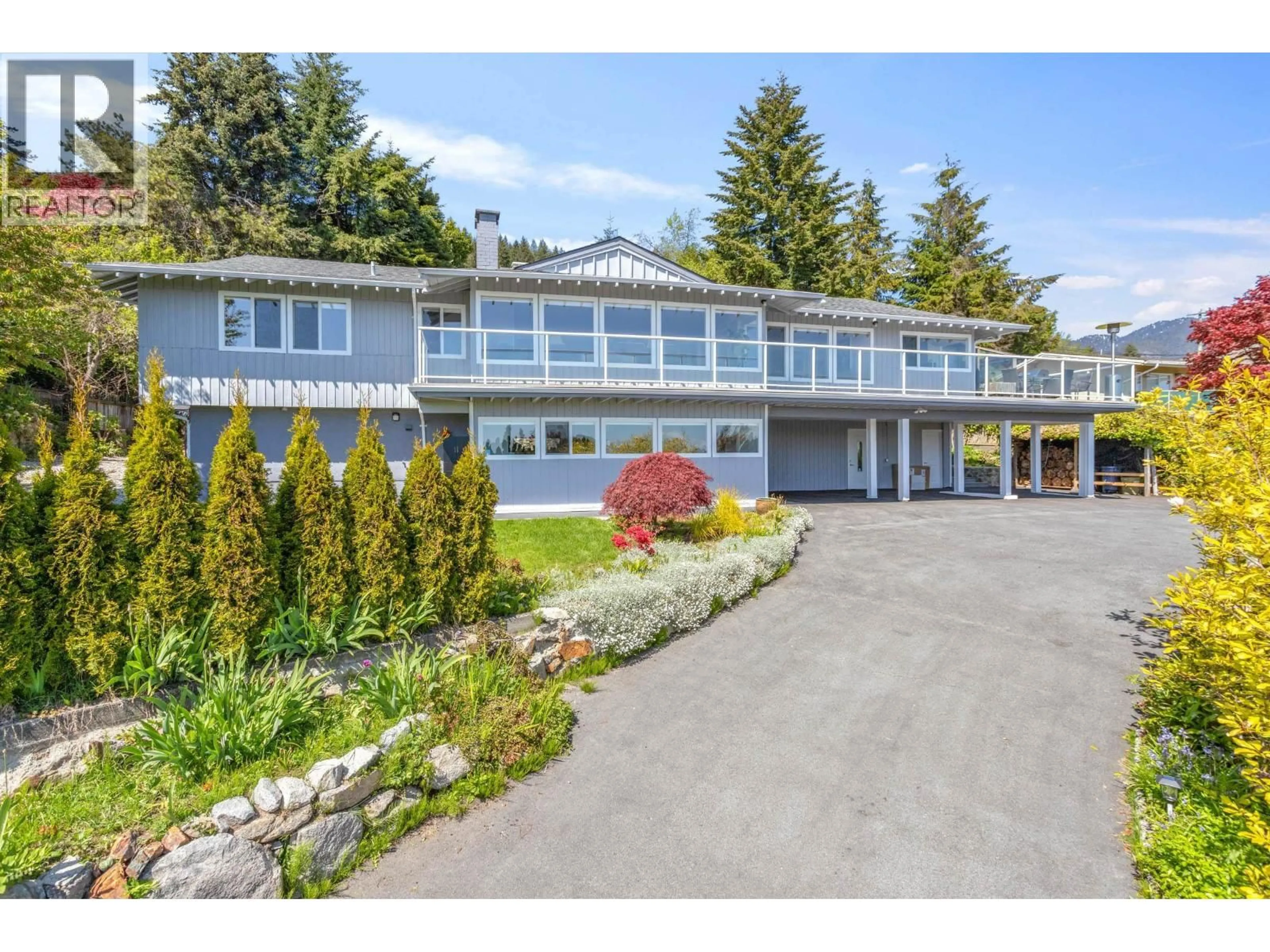 A pic from outside/outdoor area/front of a property/back of a property/a pic from drone, unknown for 1111 GILSTON ROAD, West Vancouver British Columbia V7S2E7