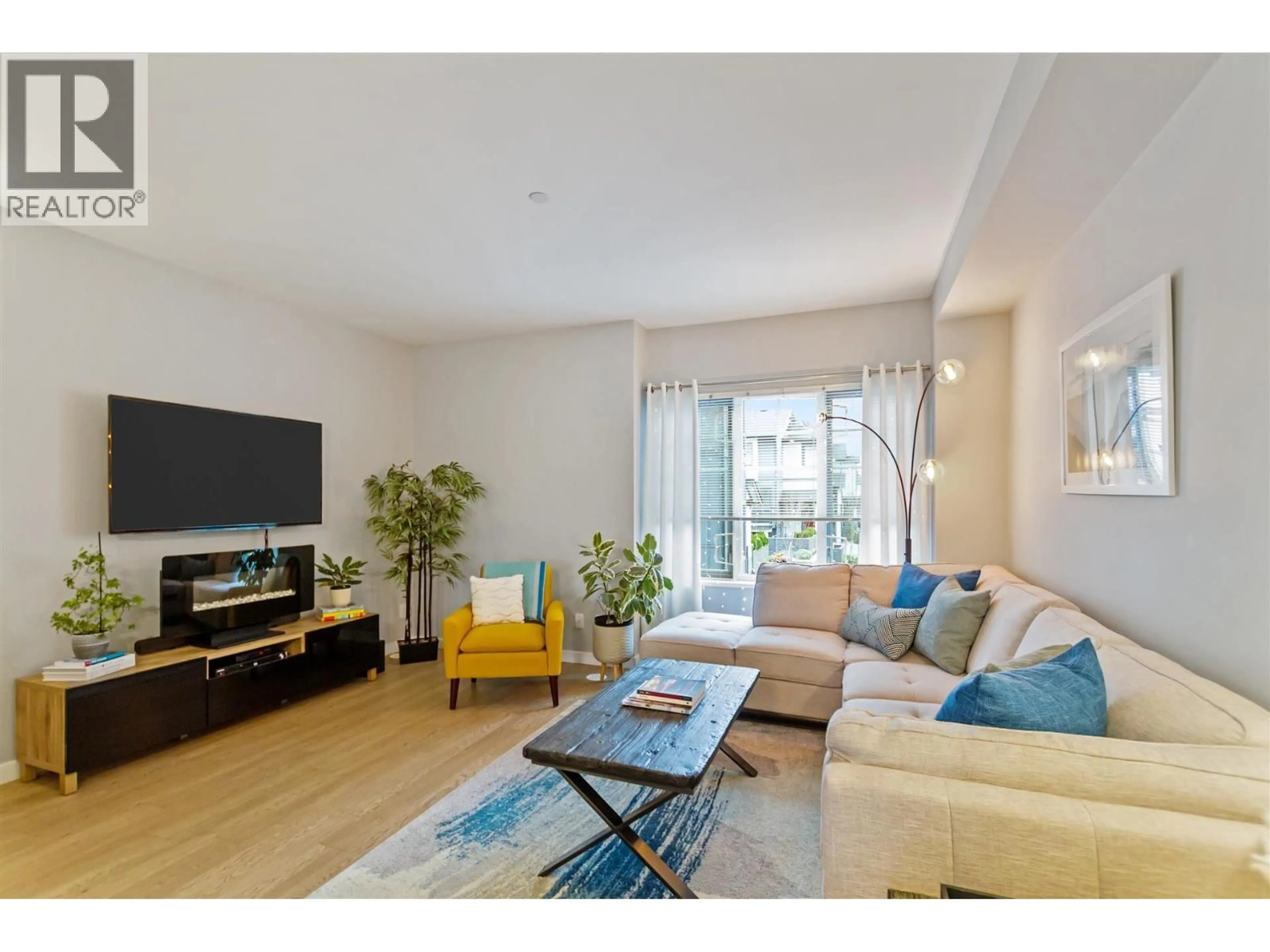 Living room with furniture, unknown for 202 - 19451 SUTTON AVENUE, Pitt Meadows British Columbia V3Y0G6