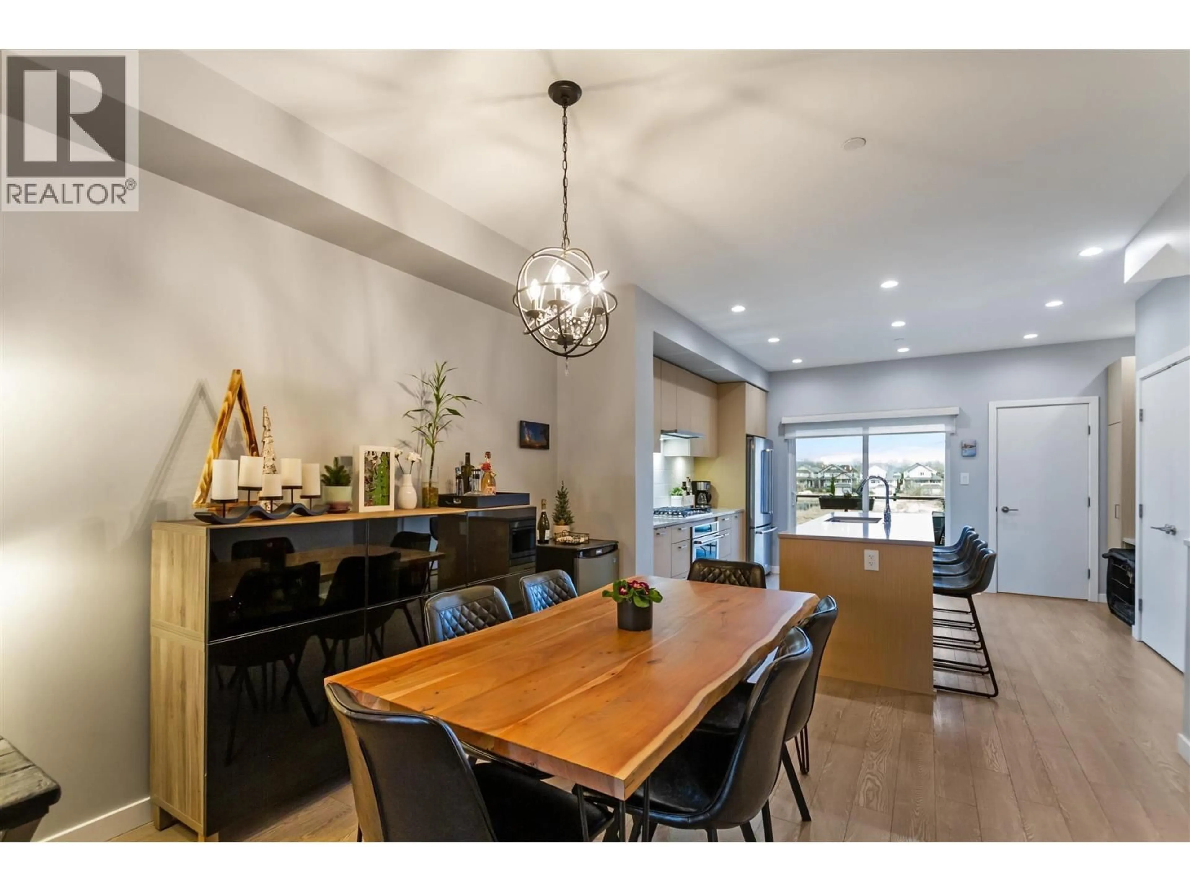 Dining room, wood/laminate floor for 202 - 19451 SUTTON AVENUE, Pitt Meadows British Columbia V3Y0G6