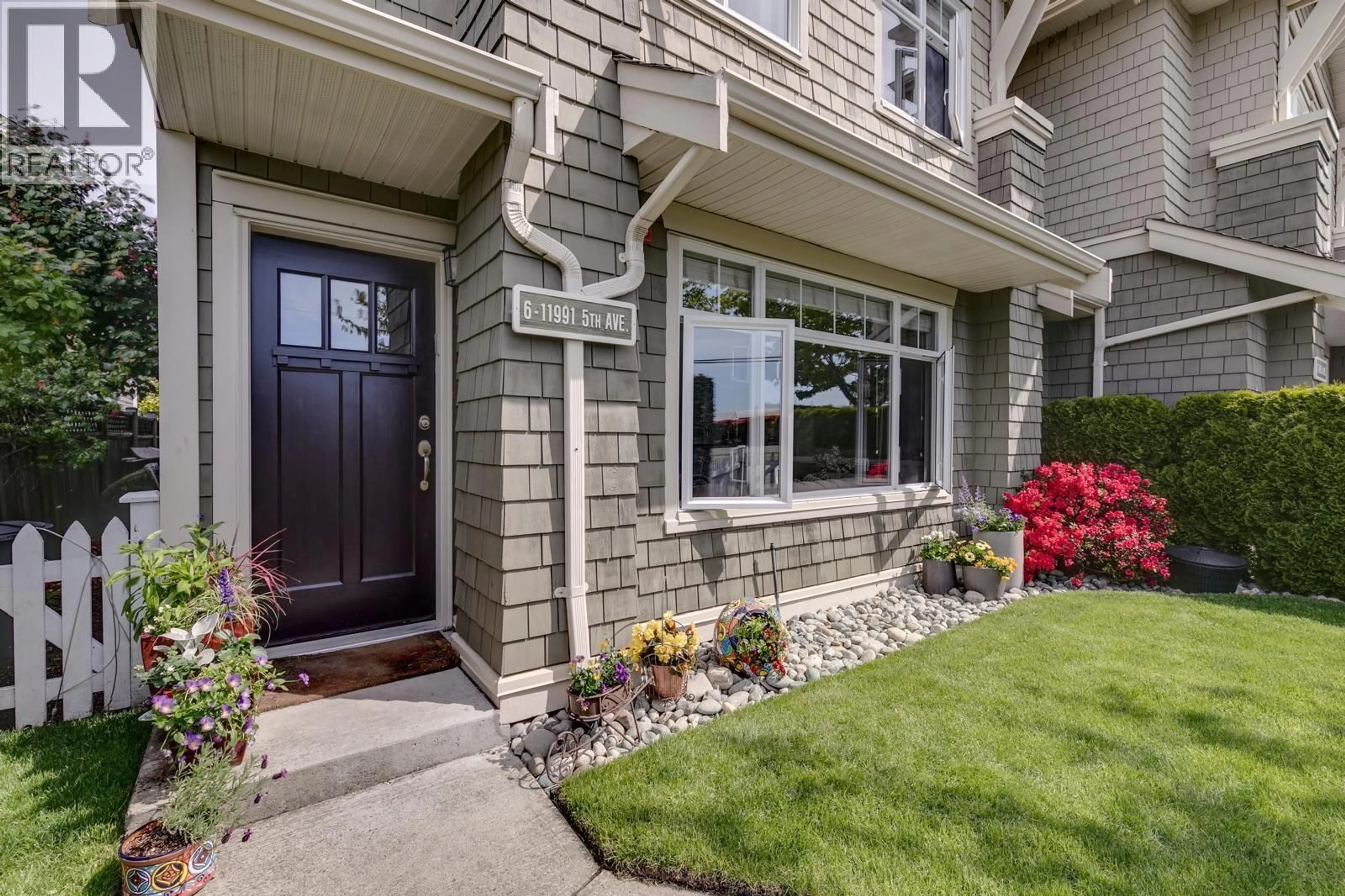 Home with vinyl exterior material, street for 6 - 11991 5TH AVENUE, Richmond British Columbia V7E6V4